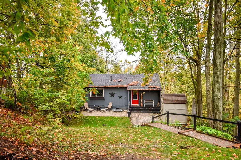 33 Iroquois Ridge