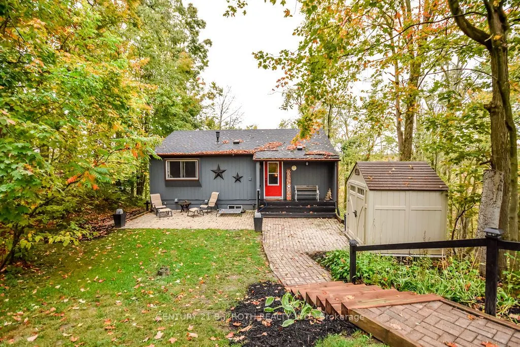 33 Iroquois Ridge