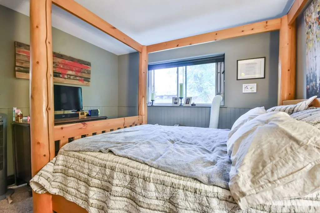 33 Iroquois Ridge