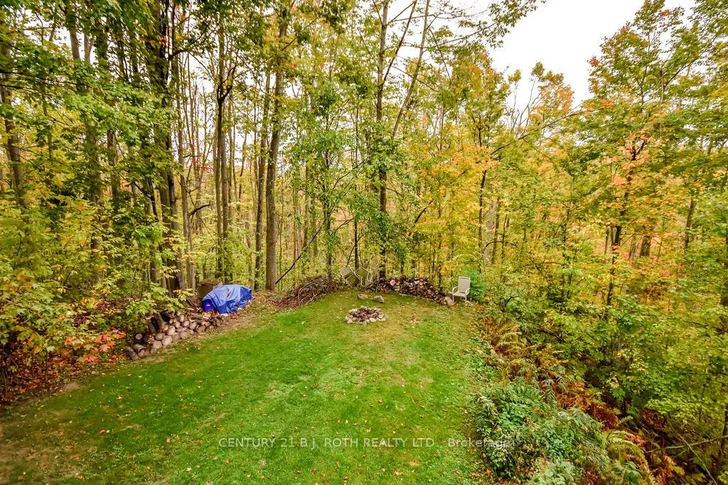 33 Iroquois Ridge