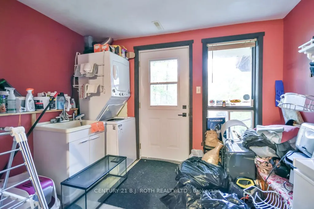 33 Iroquois Ridge