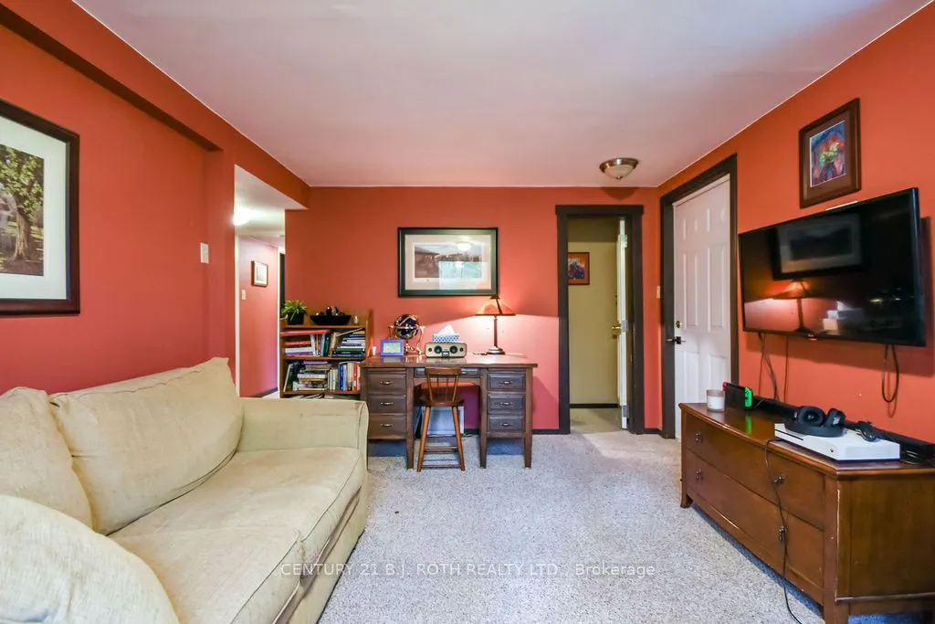 33 Iroquois Ridge