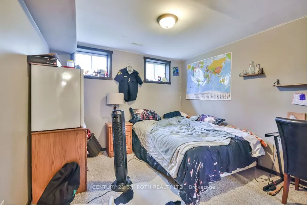 33 Iroquois Ridge