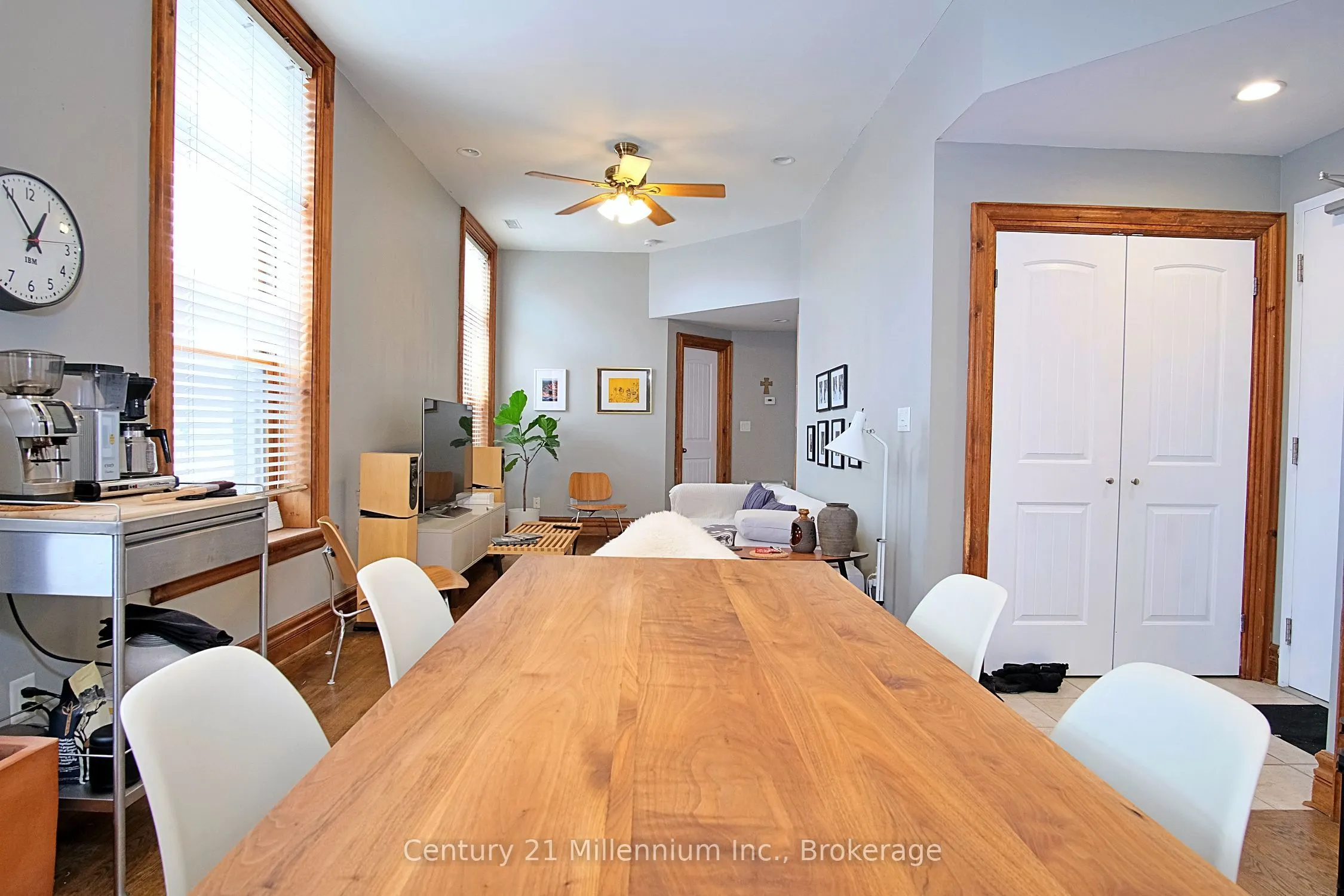 68 Hurontario Street, #2