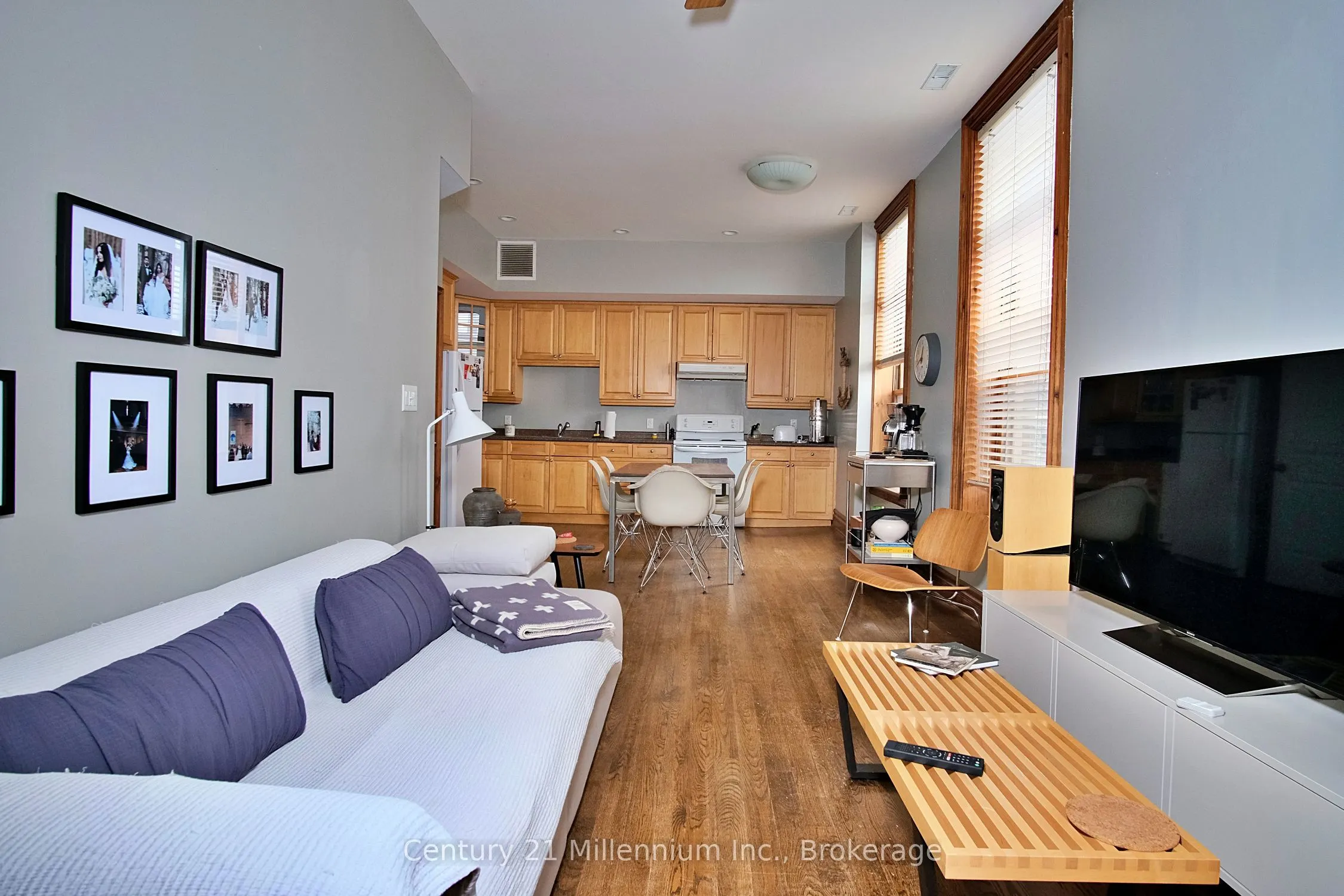 68 Hurontario Street, #2