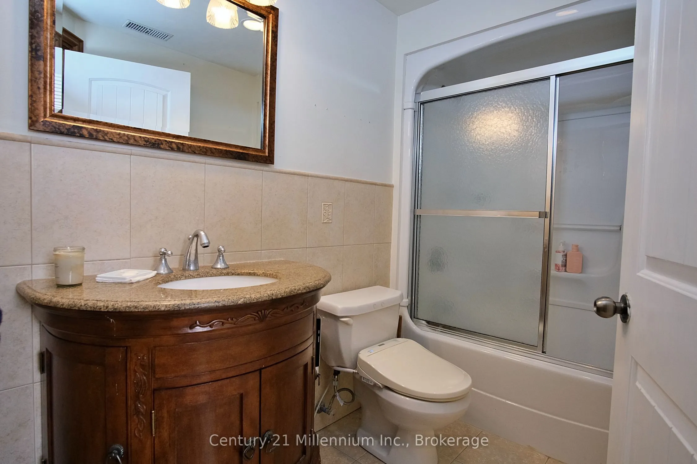68 Hurontario Street, #2