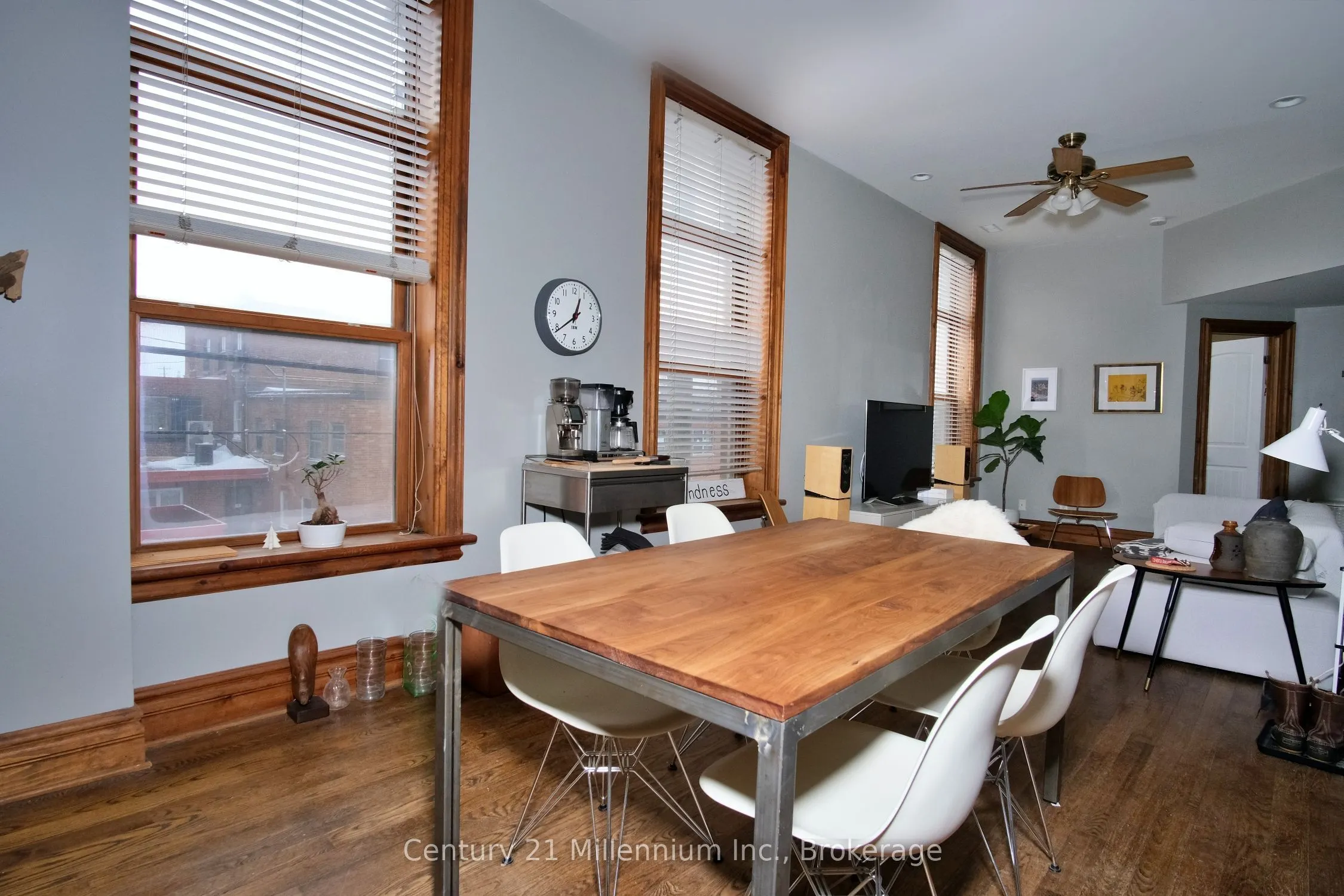 68 Hurontario Street, #2