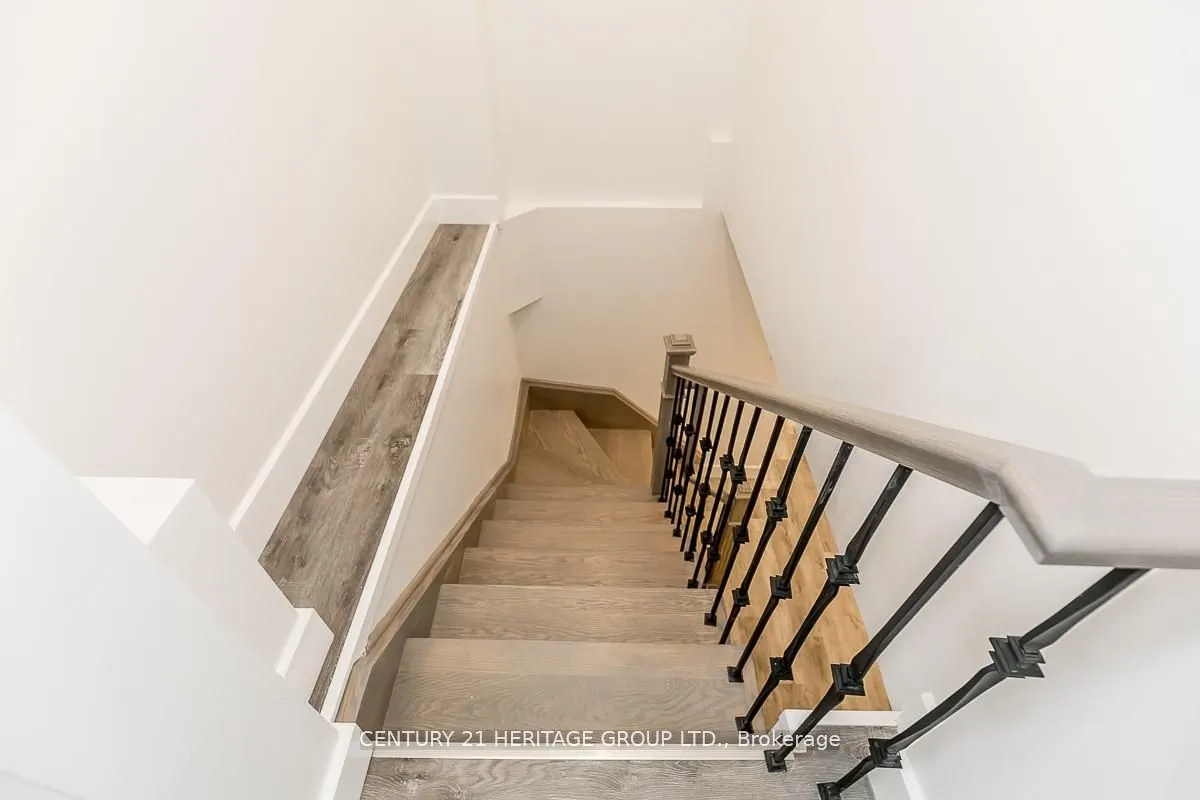 18 Tudor Crescent