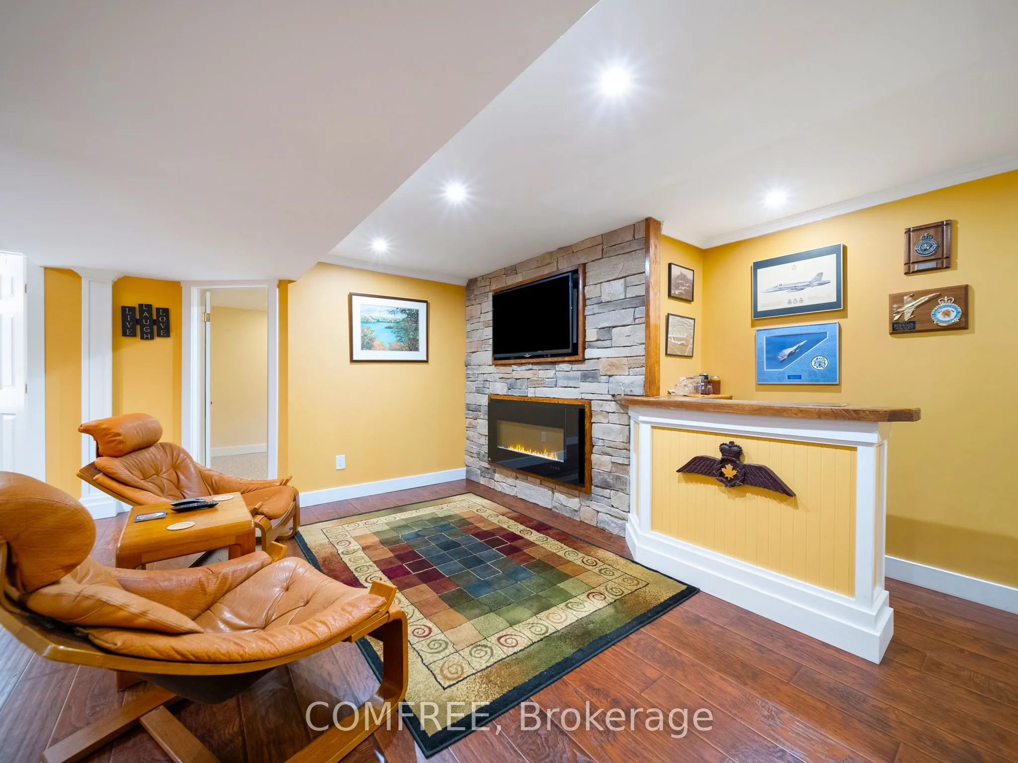 684 Glen Crescent