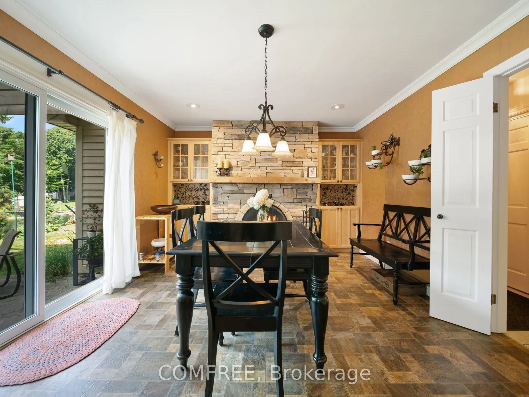 684 Glen Crescent