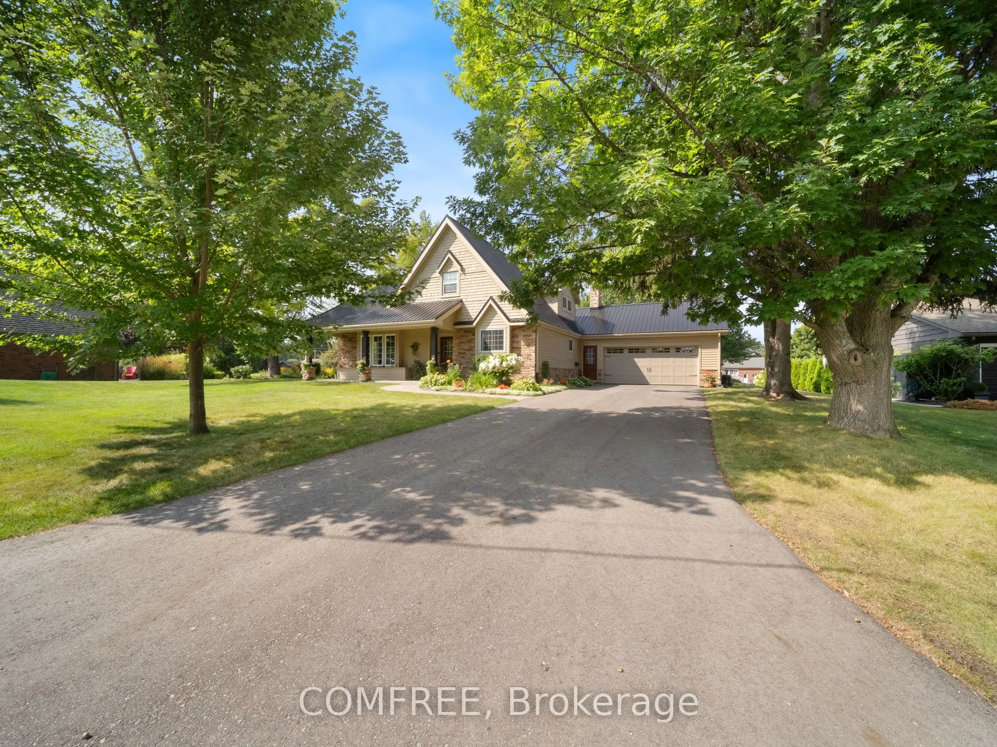 684 Glen Crescent