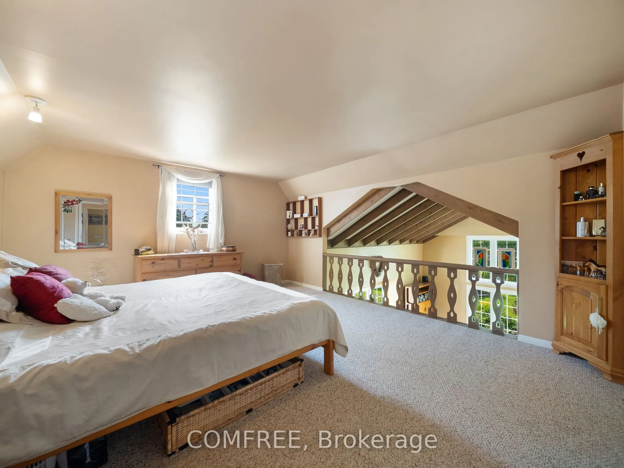 684 Glen Crescent