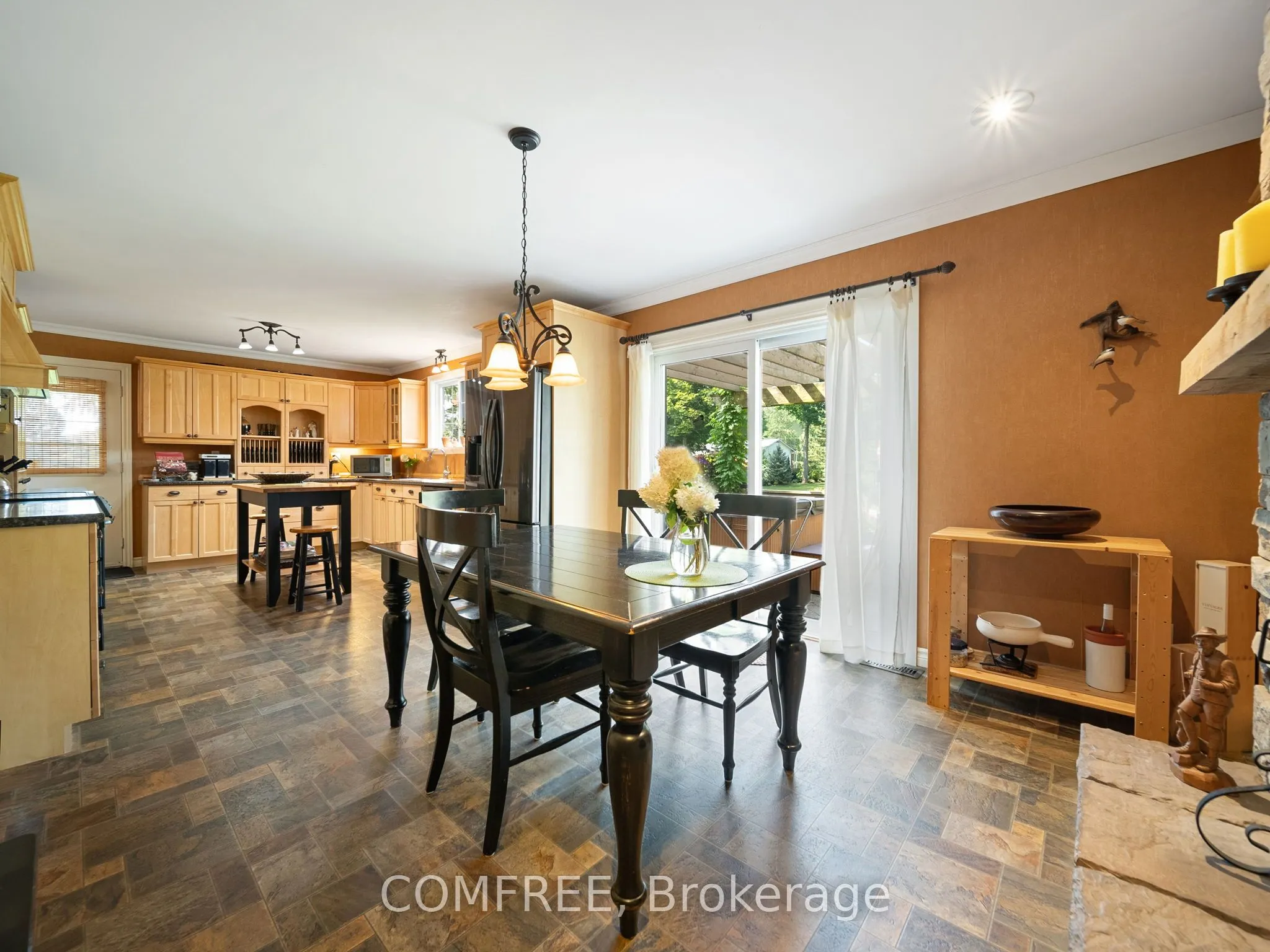 684 Glen Crescent