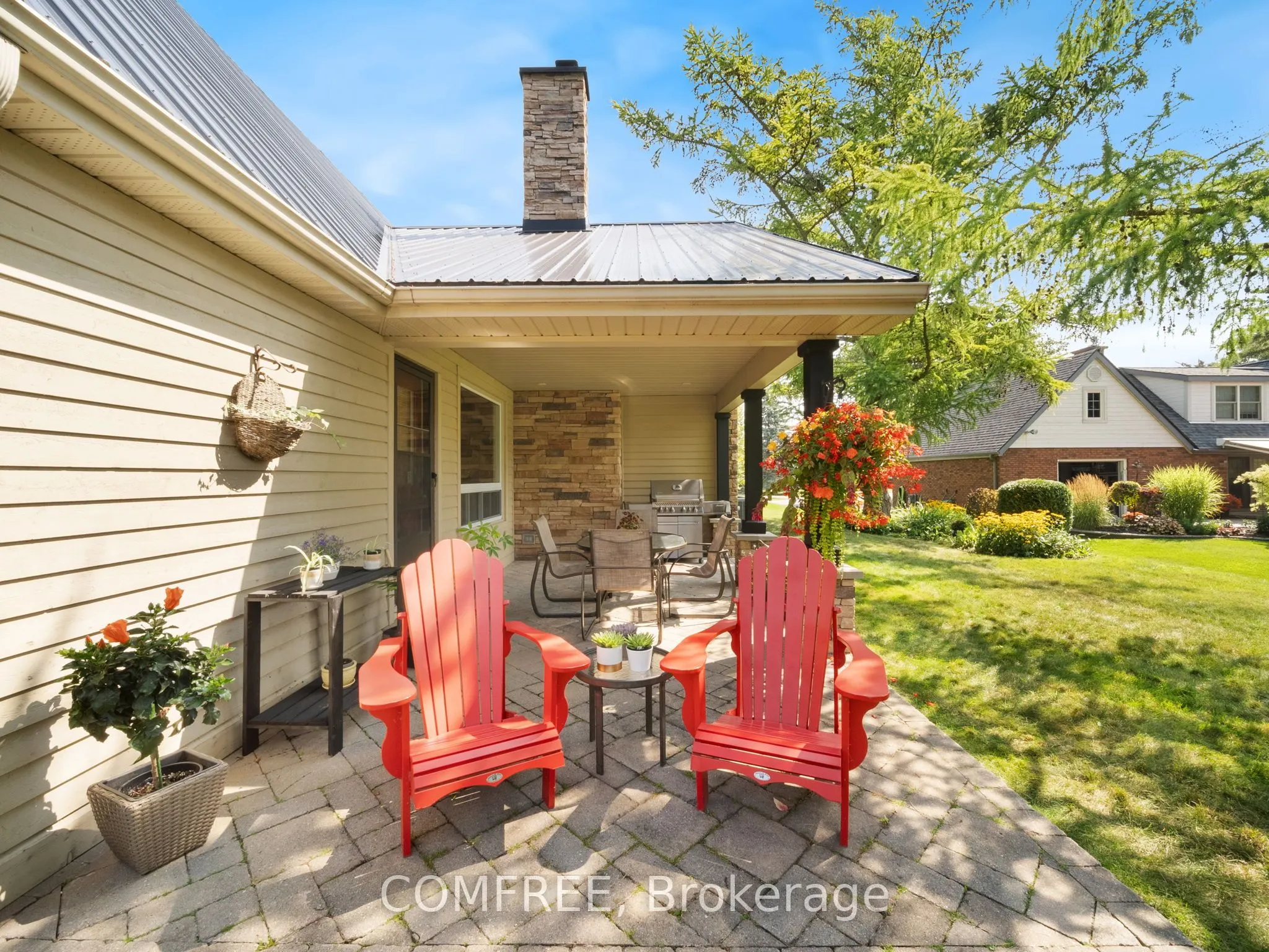 684 Glen Crescent