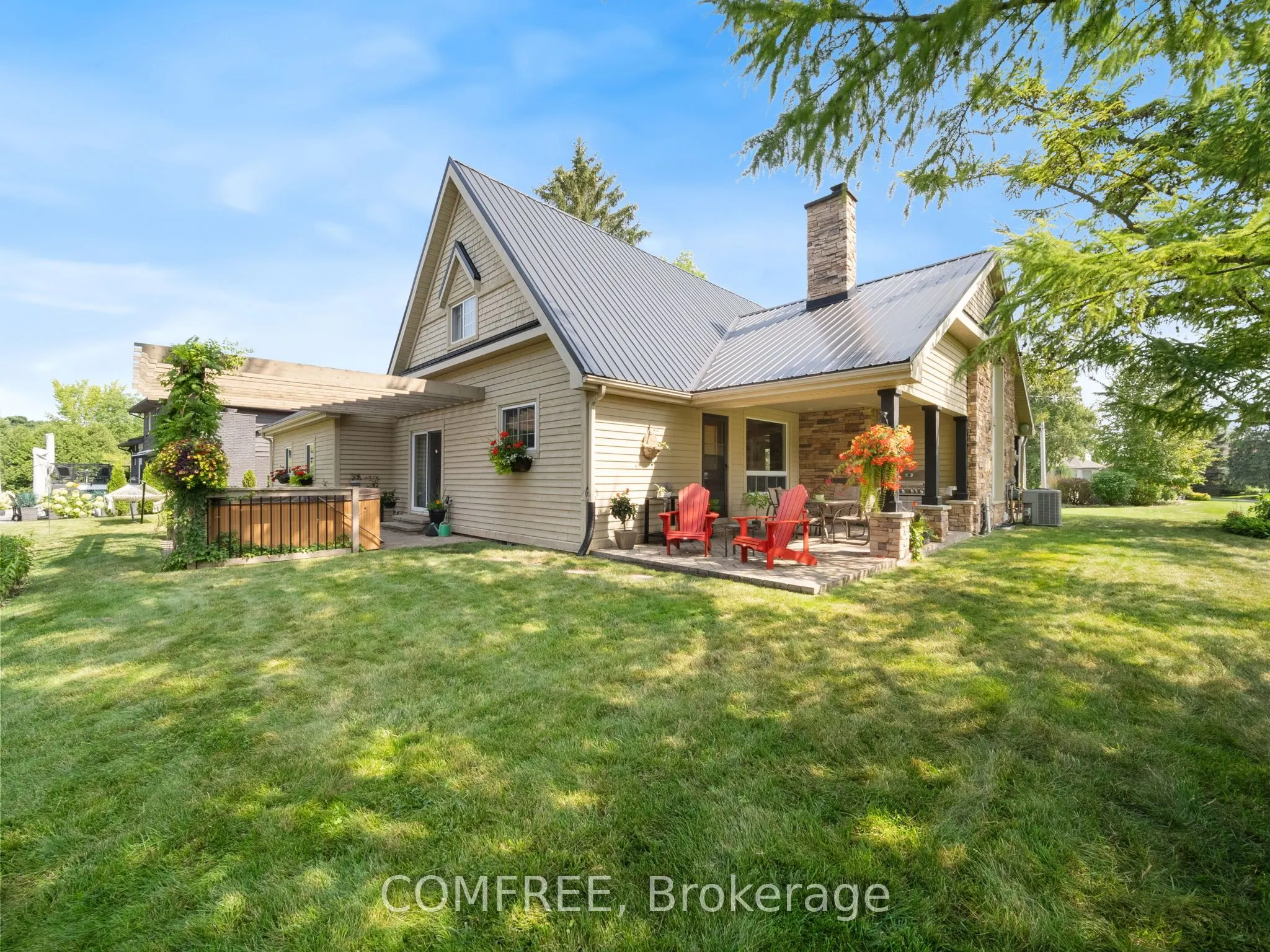 684 Glen Crescent