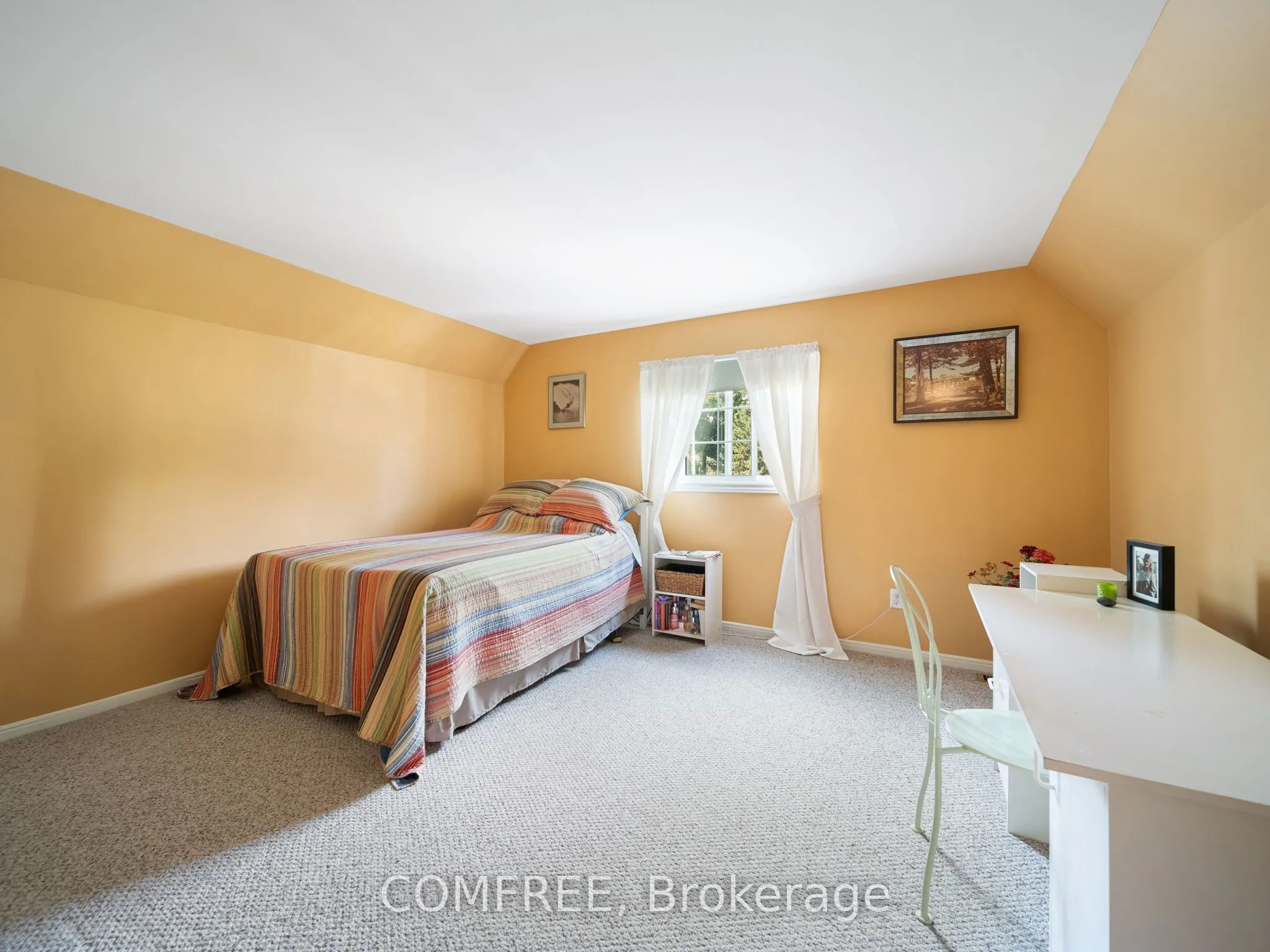 684 Glen Crescent