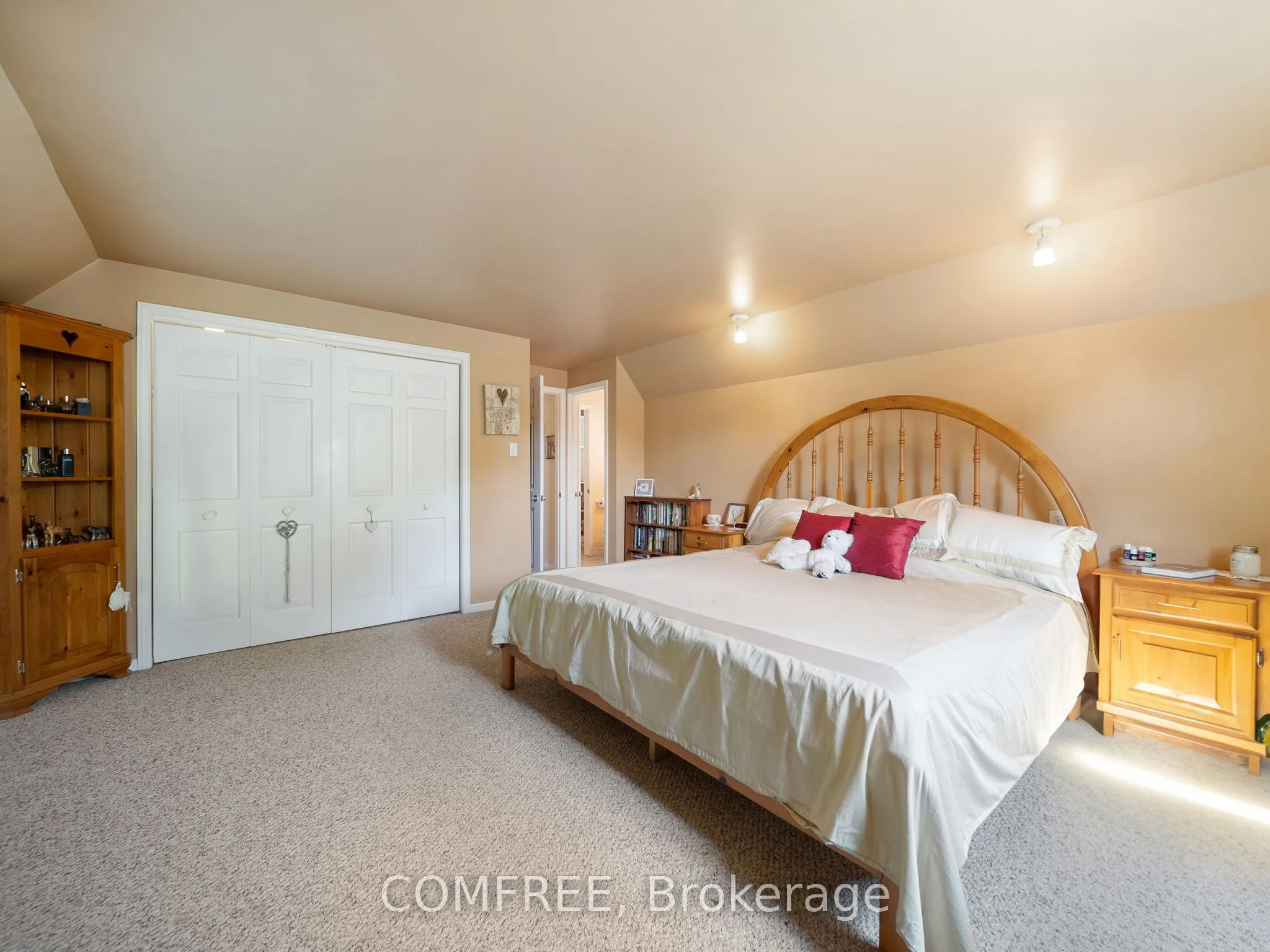 684 Glen Crescent
