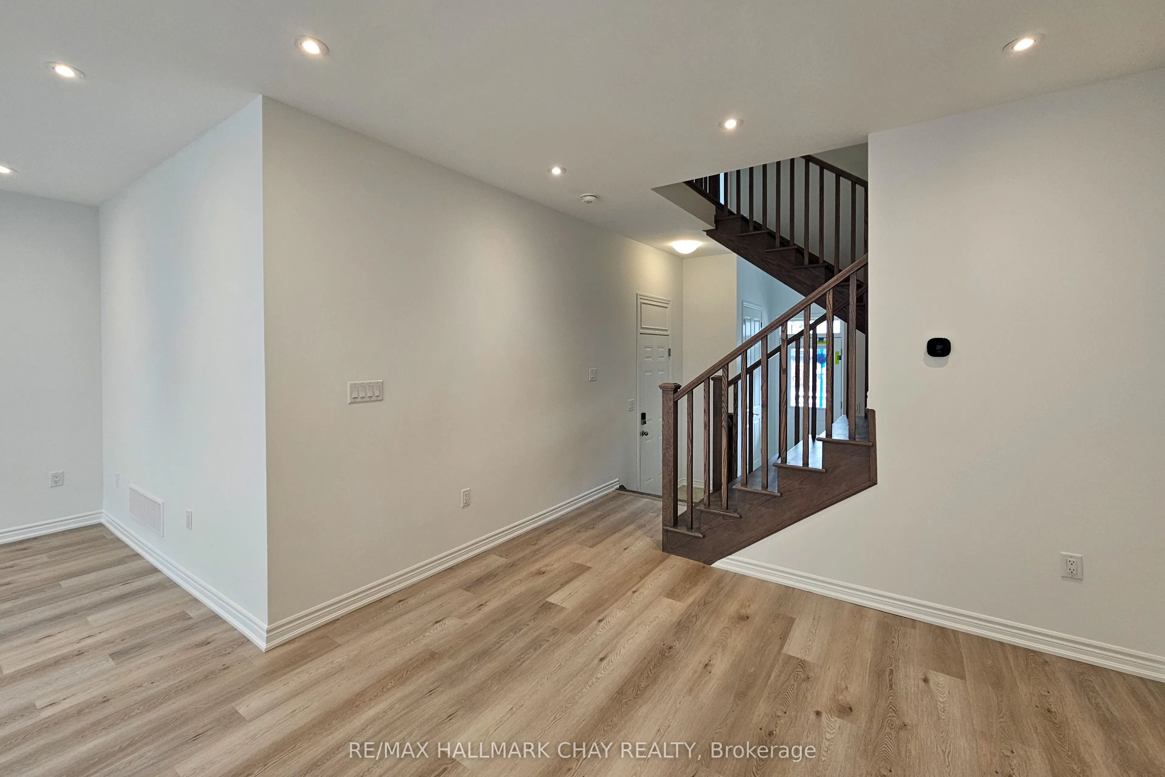 8 Vinewood Crescent