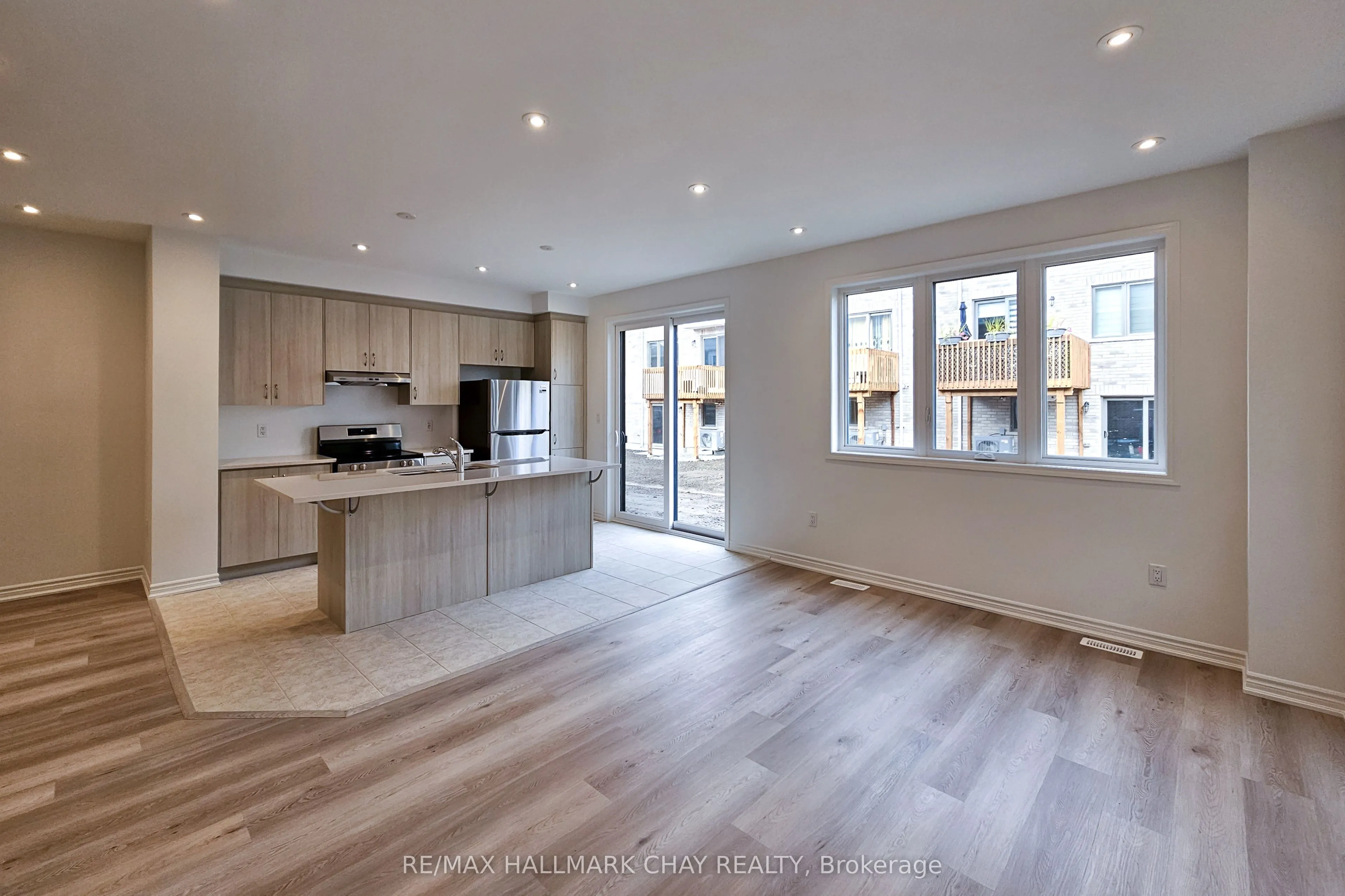 8 Vinewood Crescent