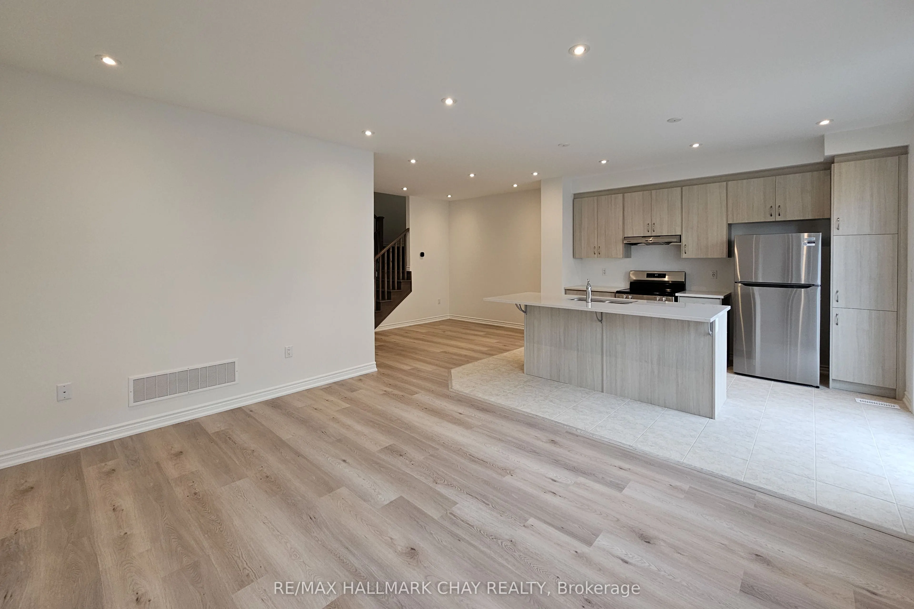 8 Vinewood Crescent