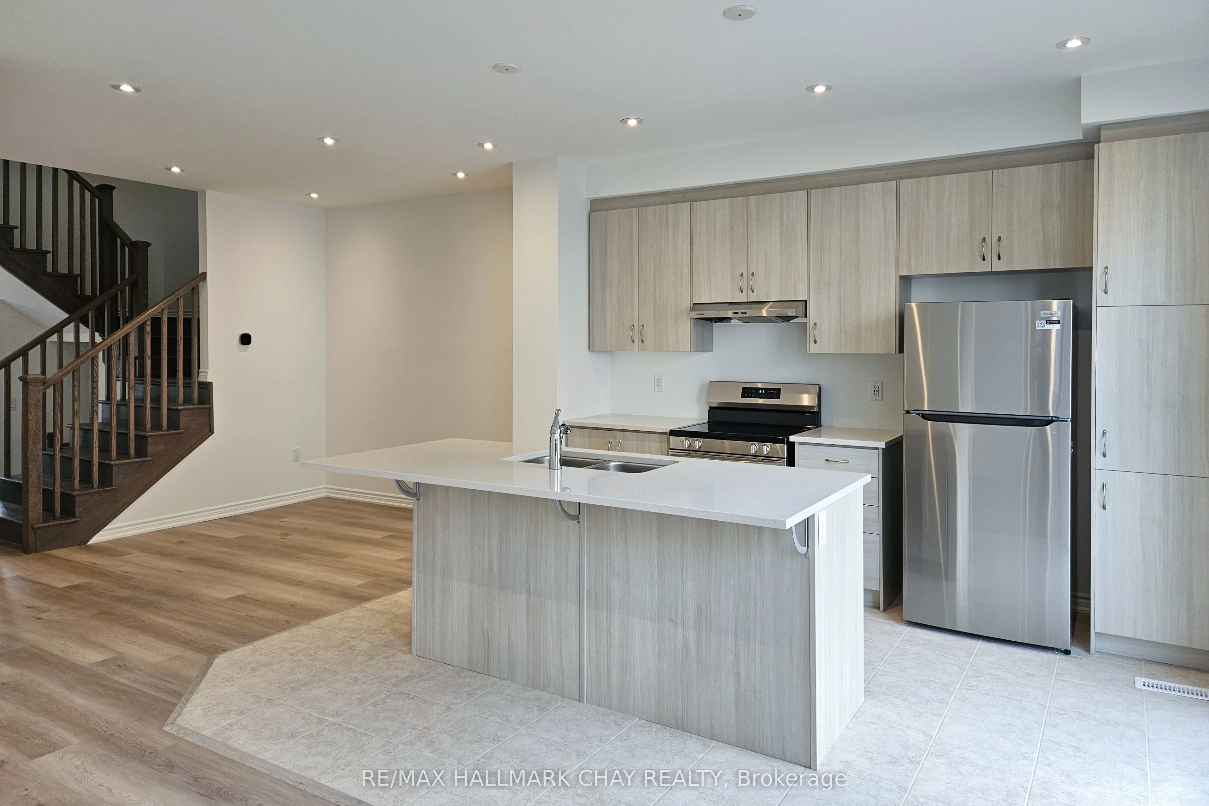 8 Vinewood Crescent
