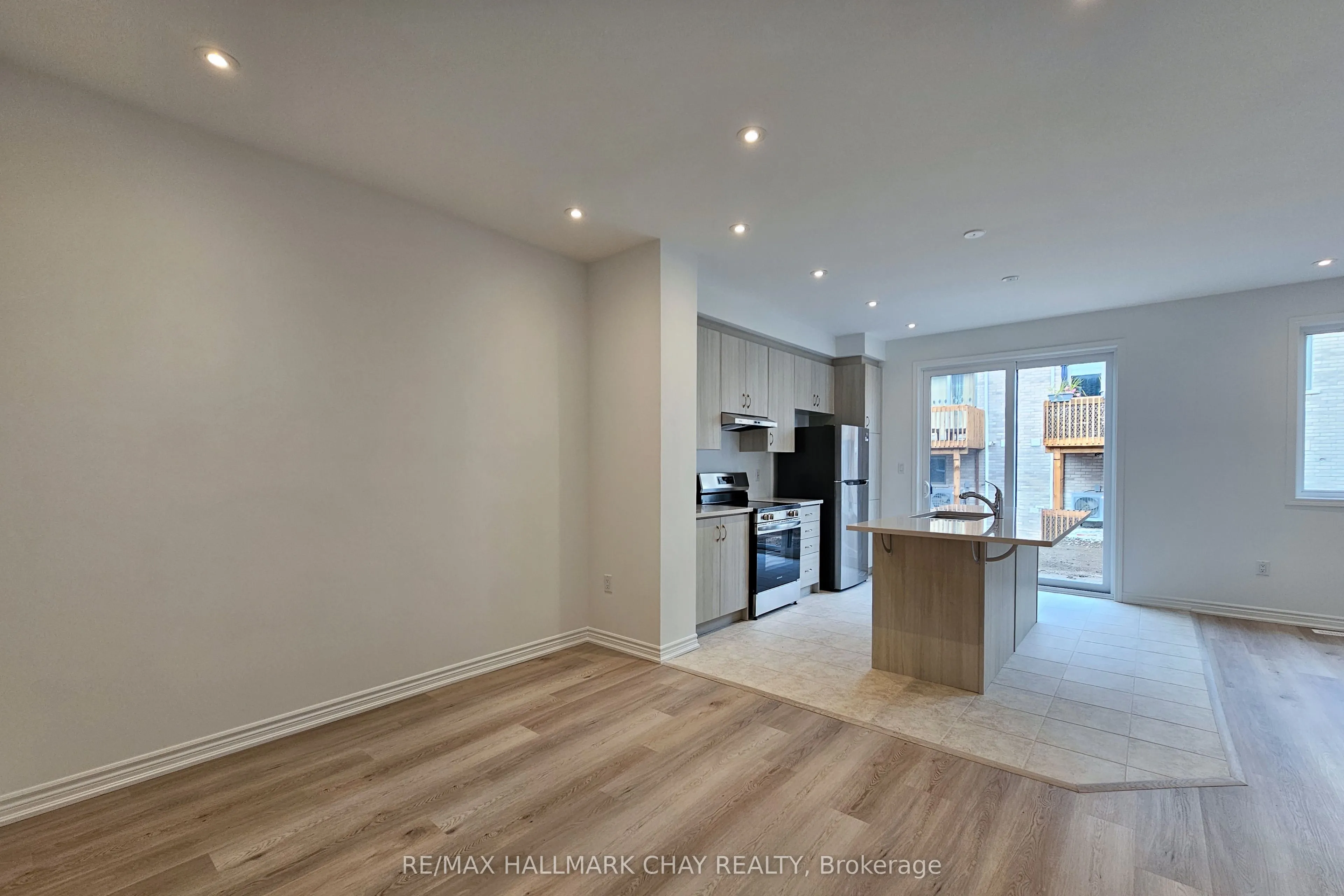 8 Vinewood Crescent