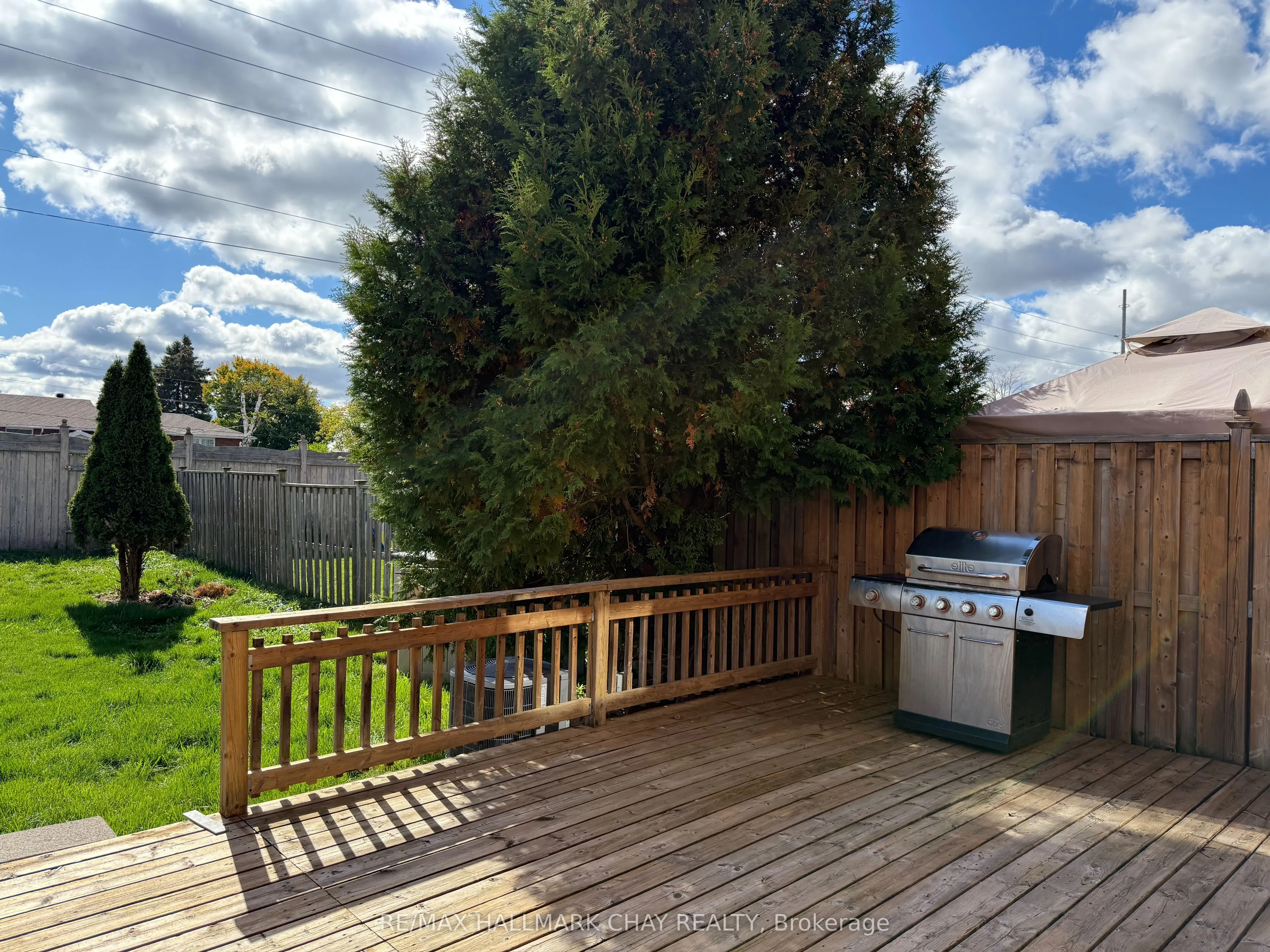 137 Courtney Crescent