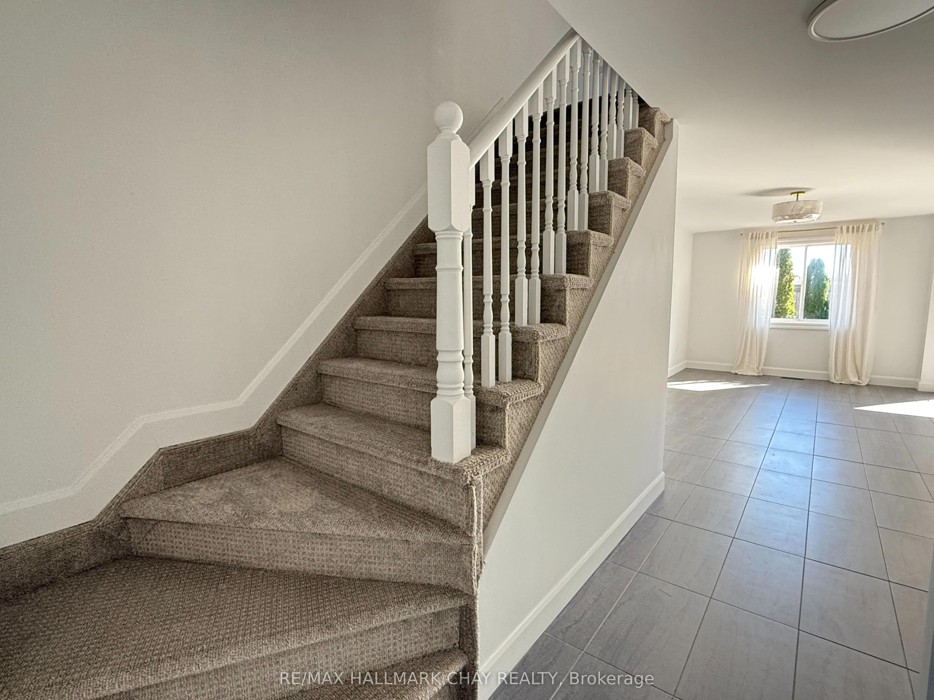 137 Courtney Crescent