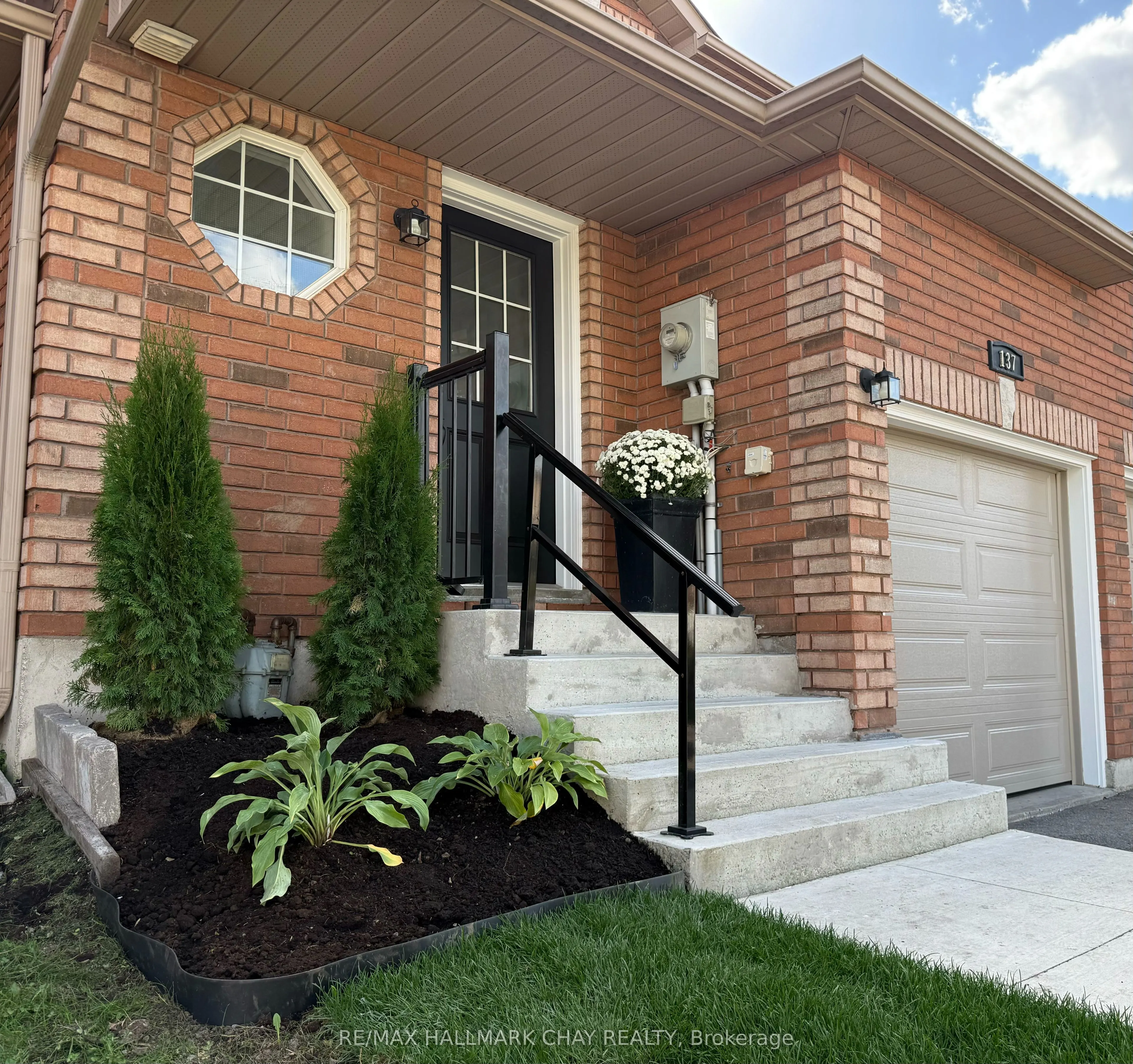 137 Courtney Crescent