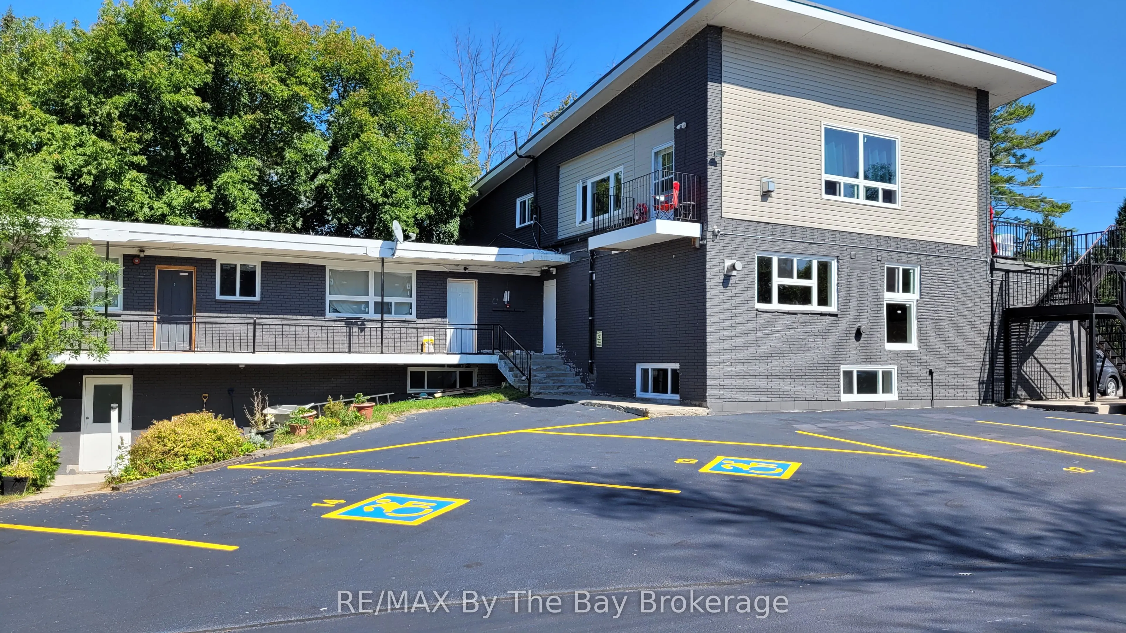 280 River Road E, #A12