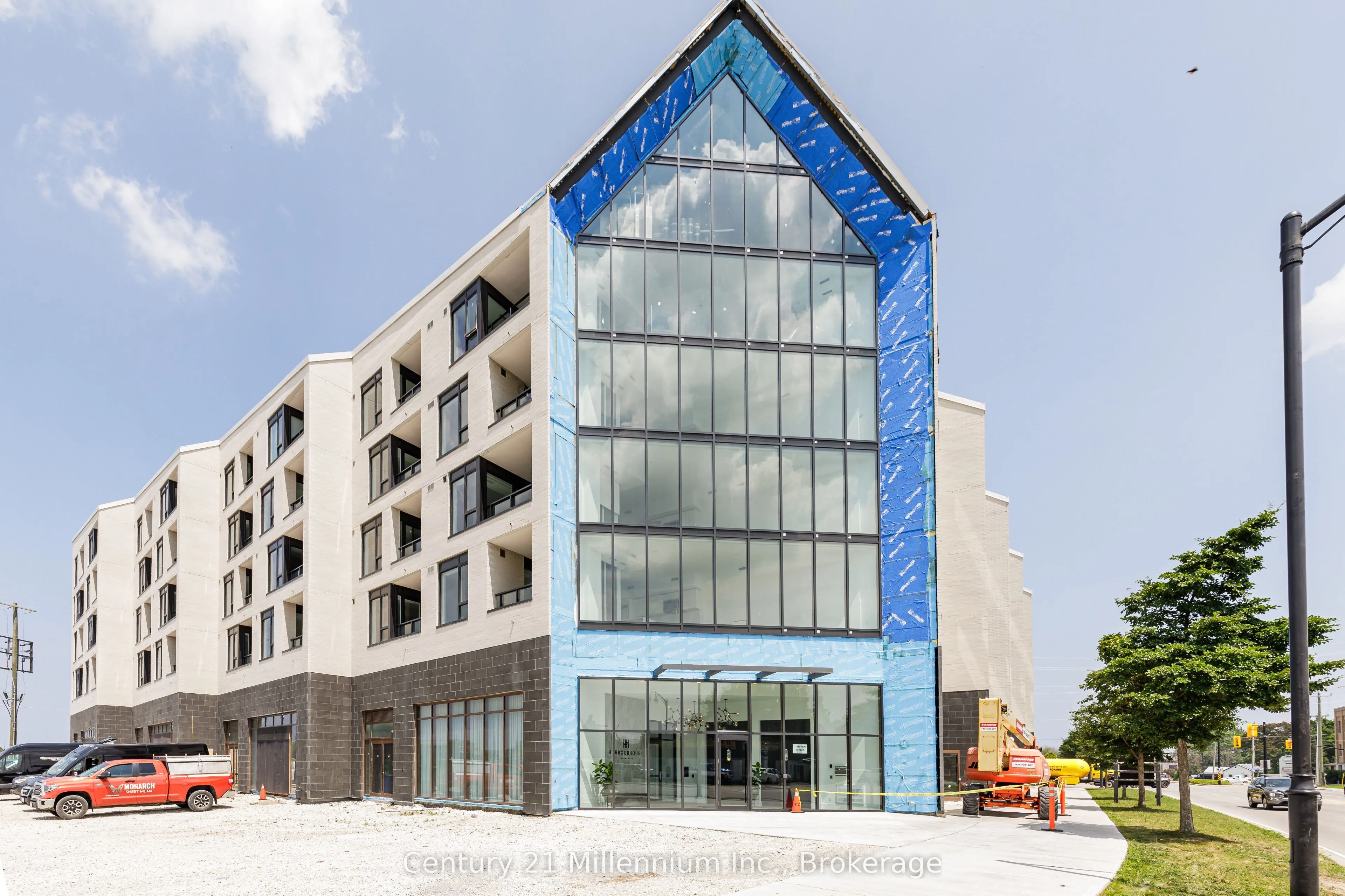31 Huron Street, #306