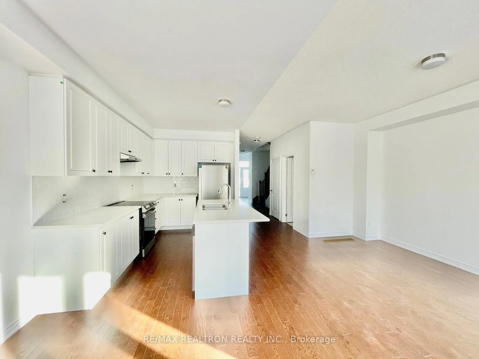 83 Milady Crescent