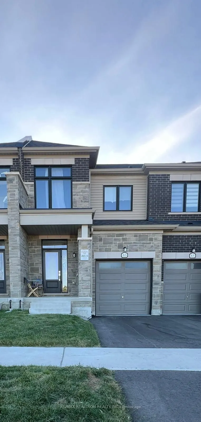 83 Milady Crescent
