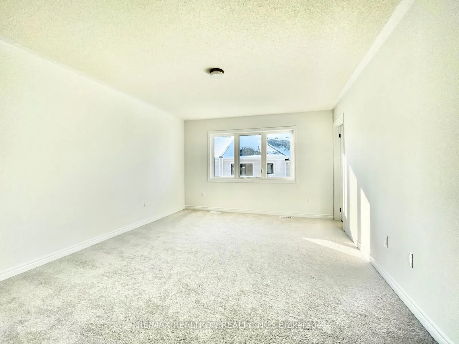 83 Milady Crescent