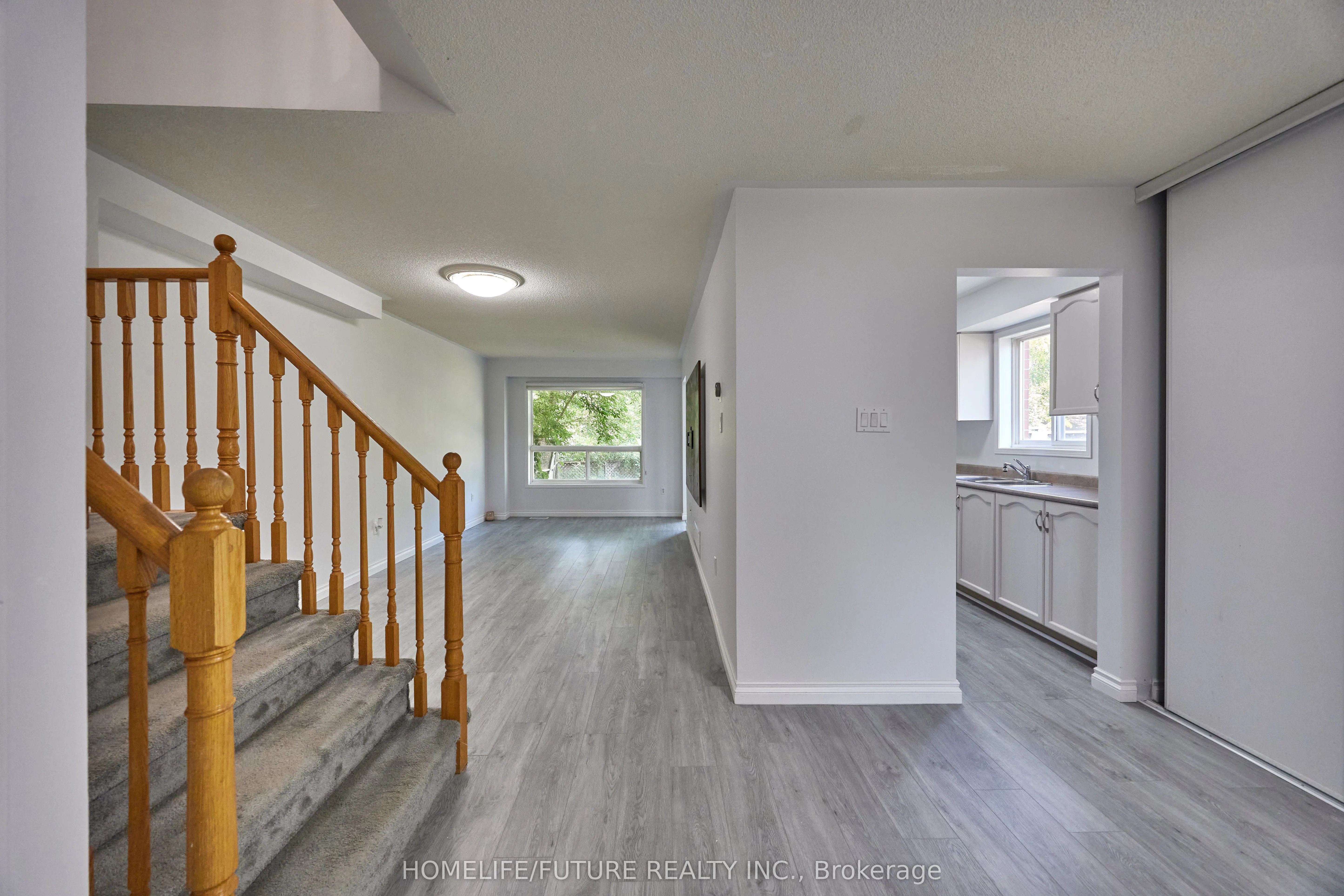 6 Pickett Crescent