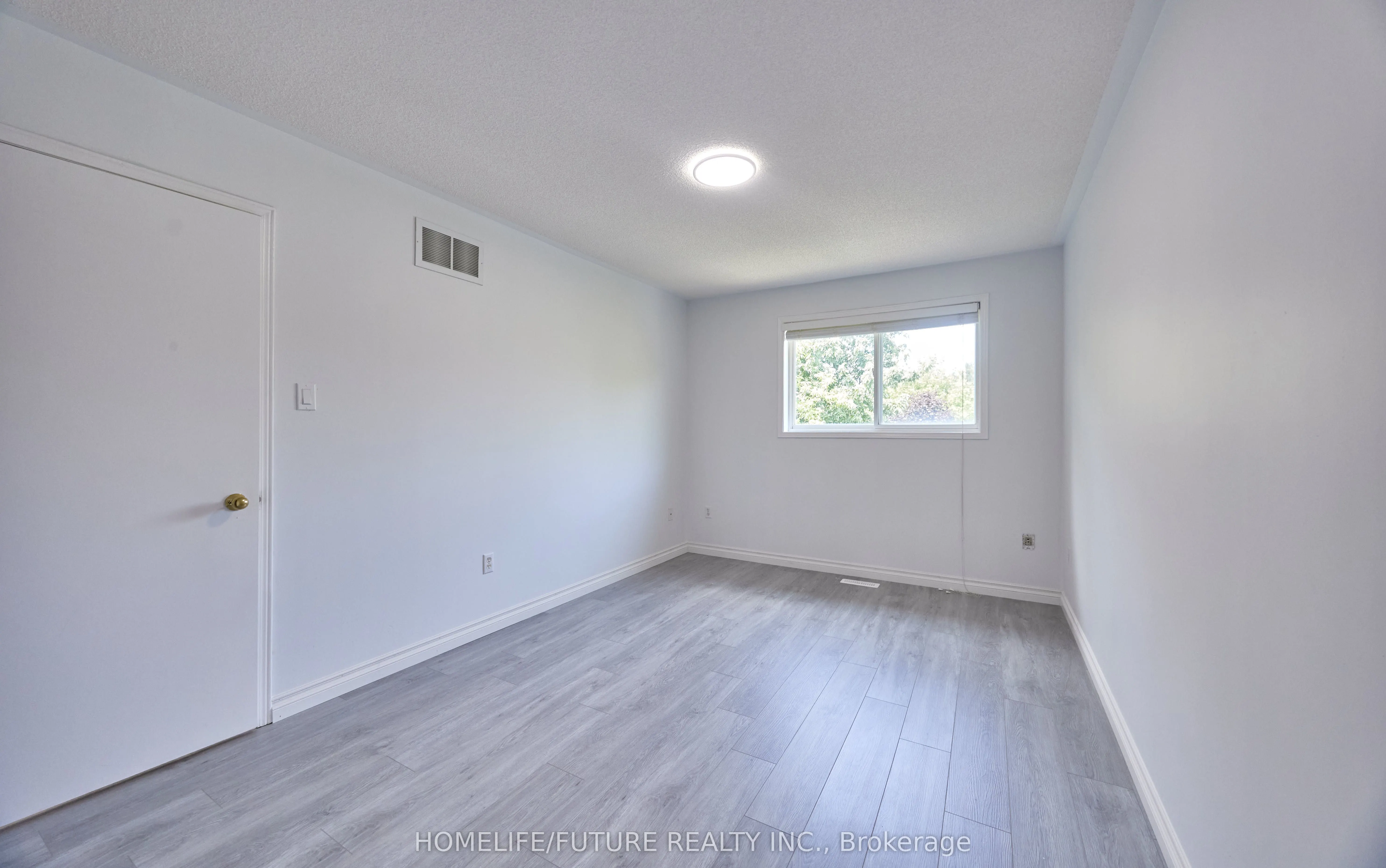6 Pickett Crescent