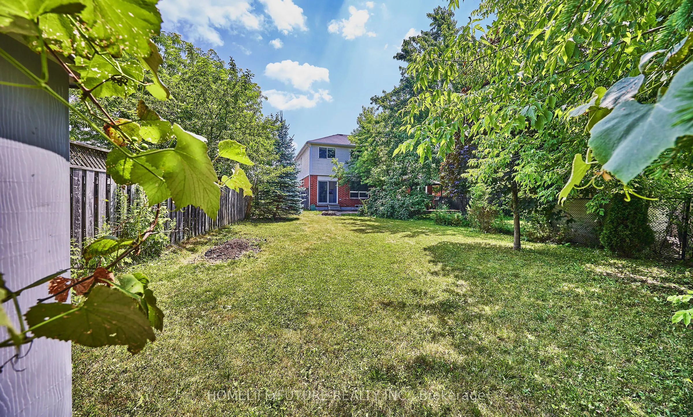 6 Pickett Crescent