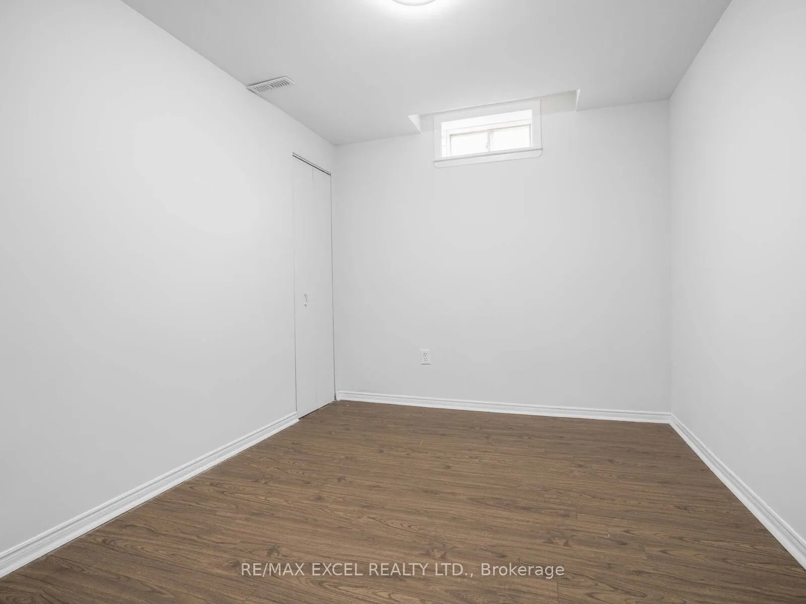 25 Golden Meadow Road