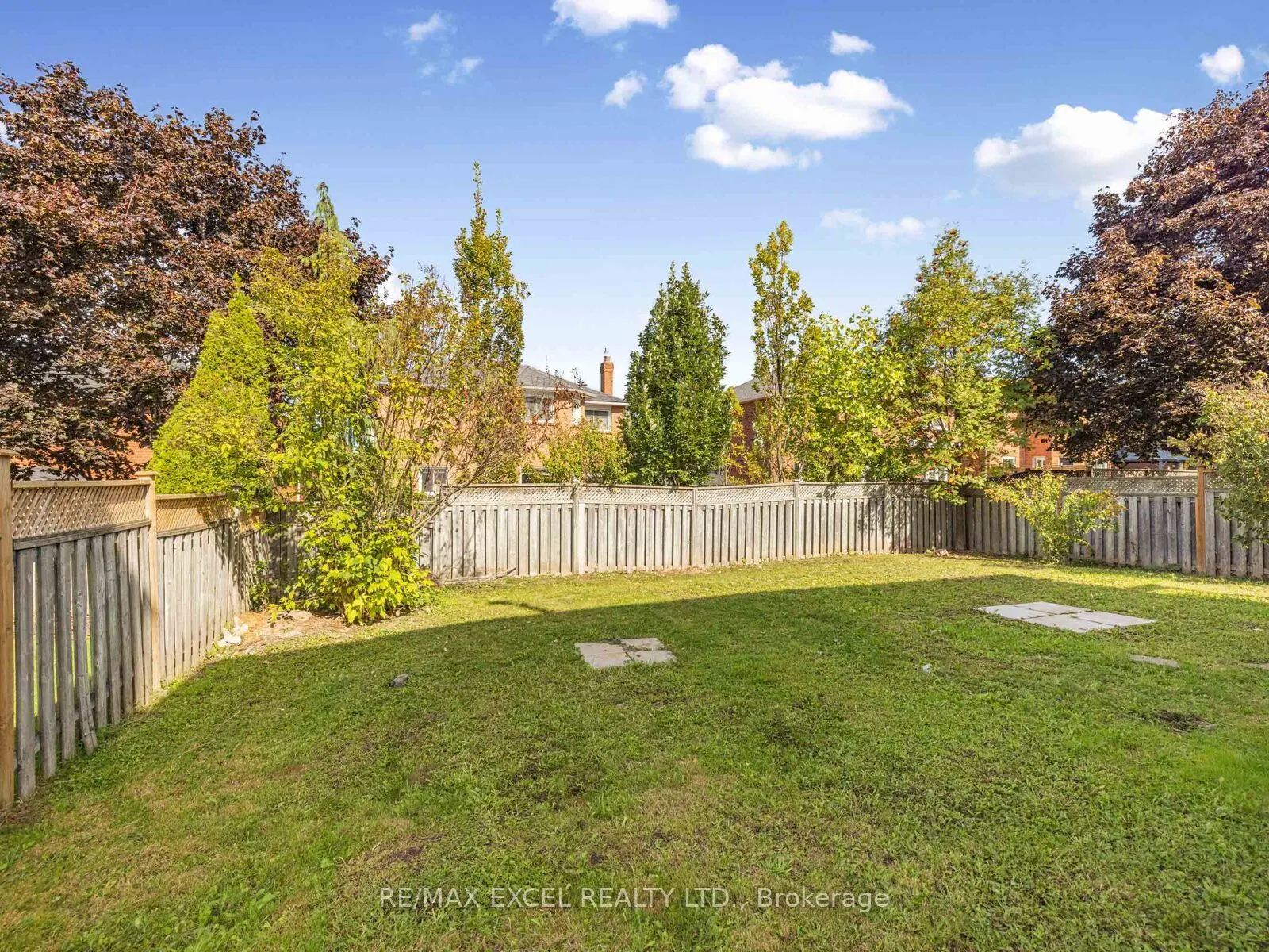 25 Golden Meadow Road