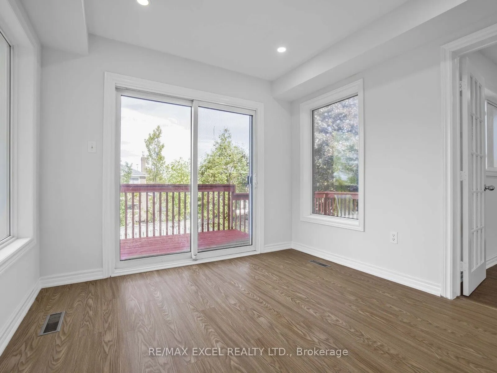 25 Golden Meadow Road