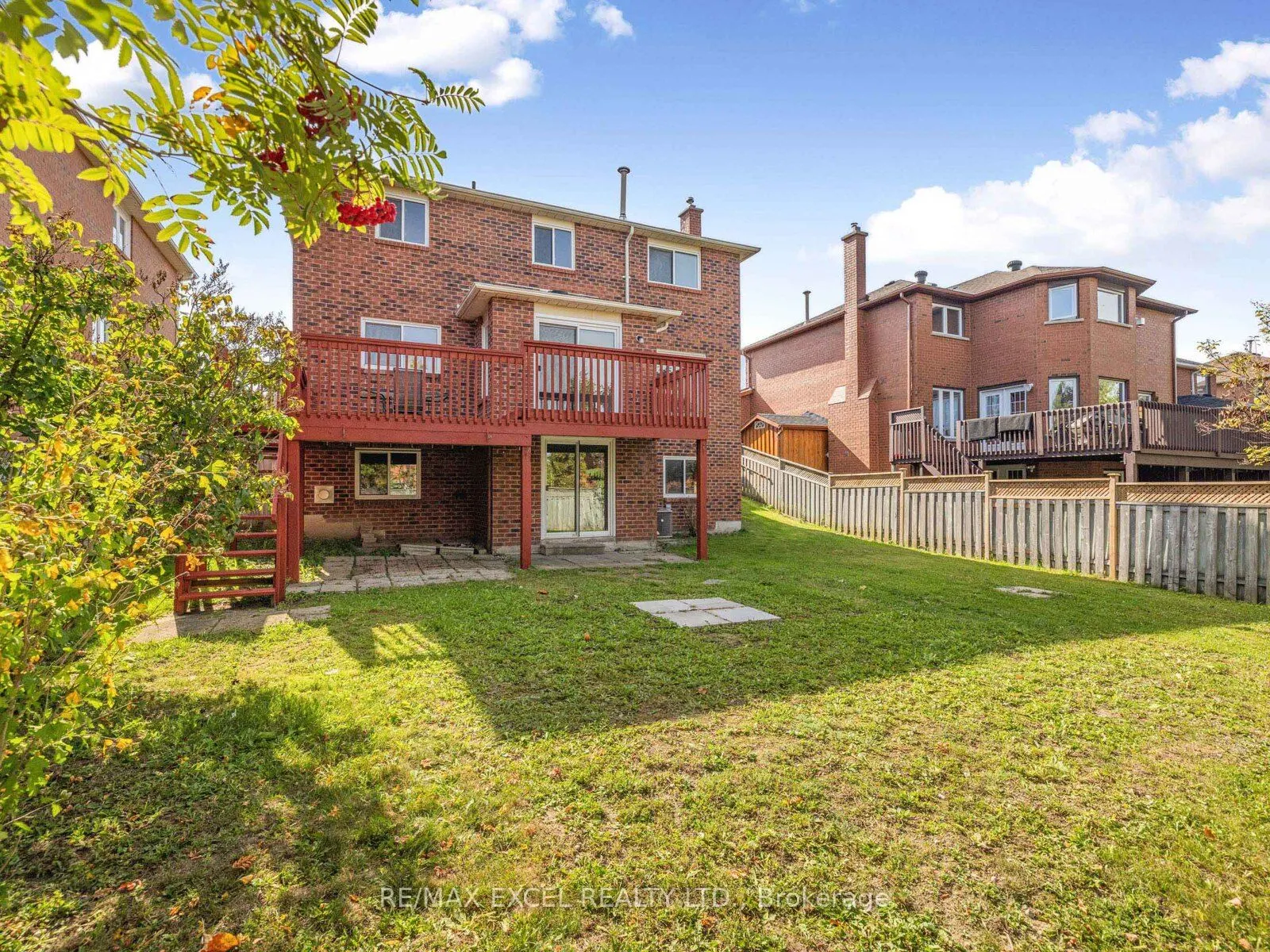 25 Golden Meadow Road