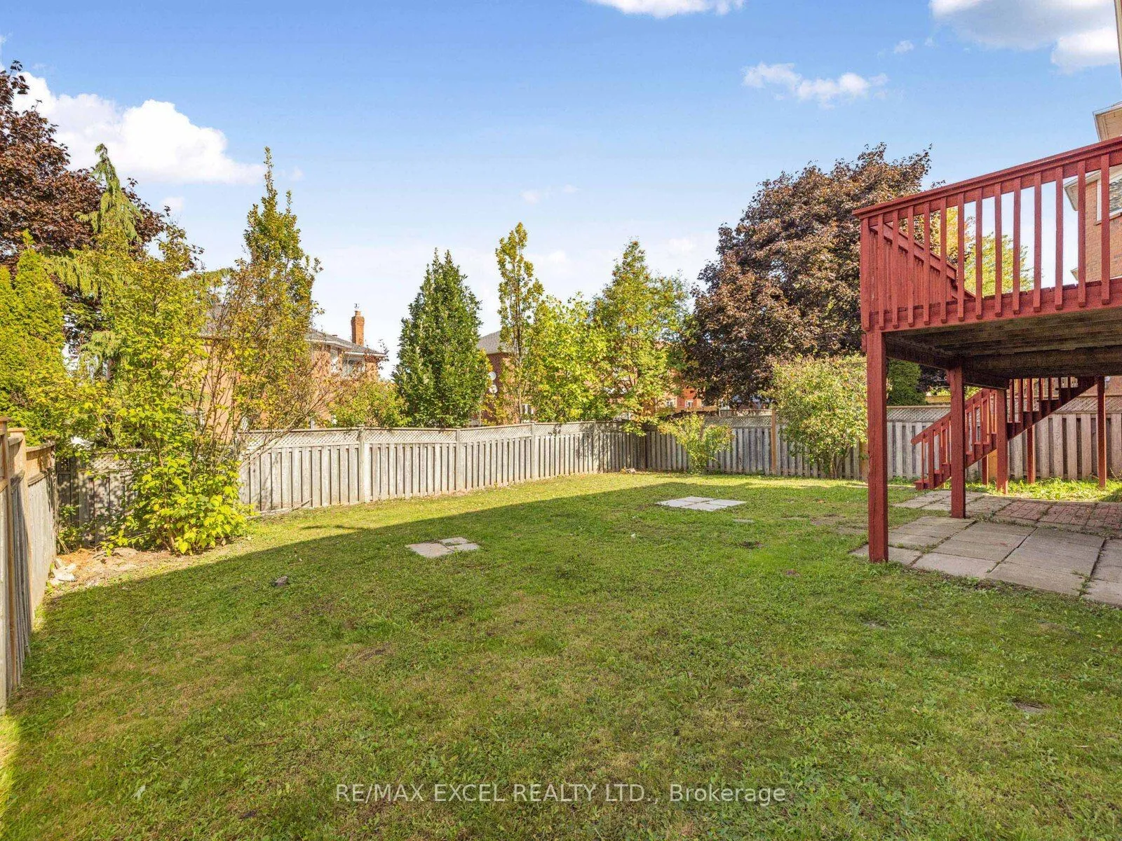 25 Golden Meadow Road