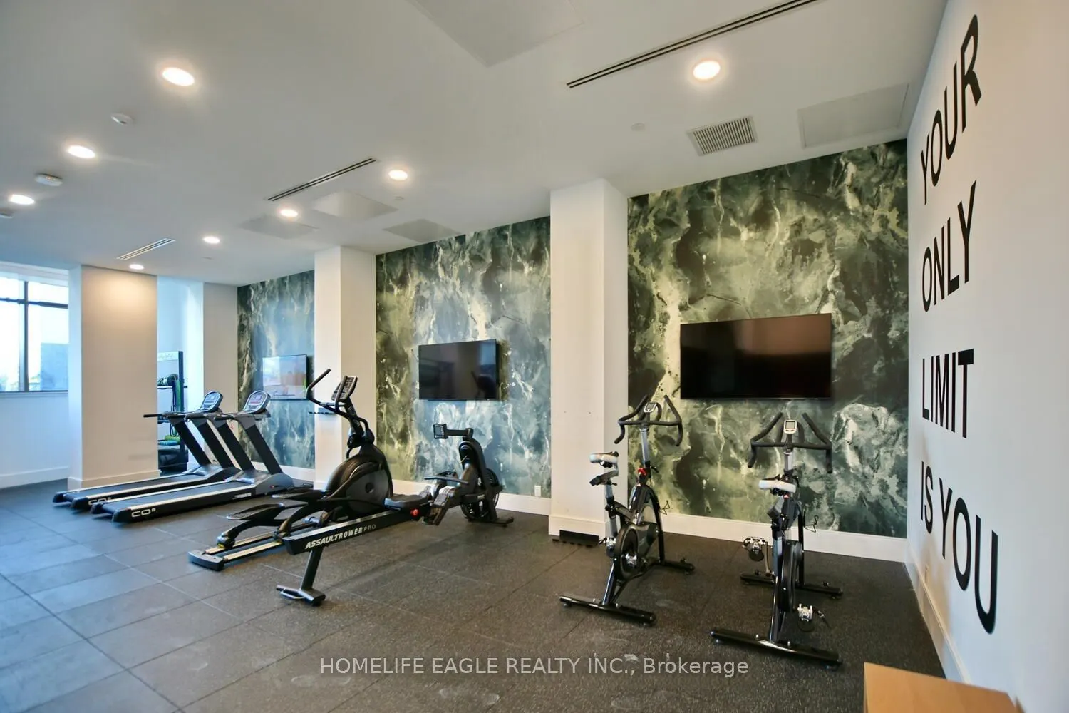 31 Huron Street, #513