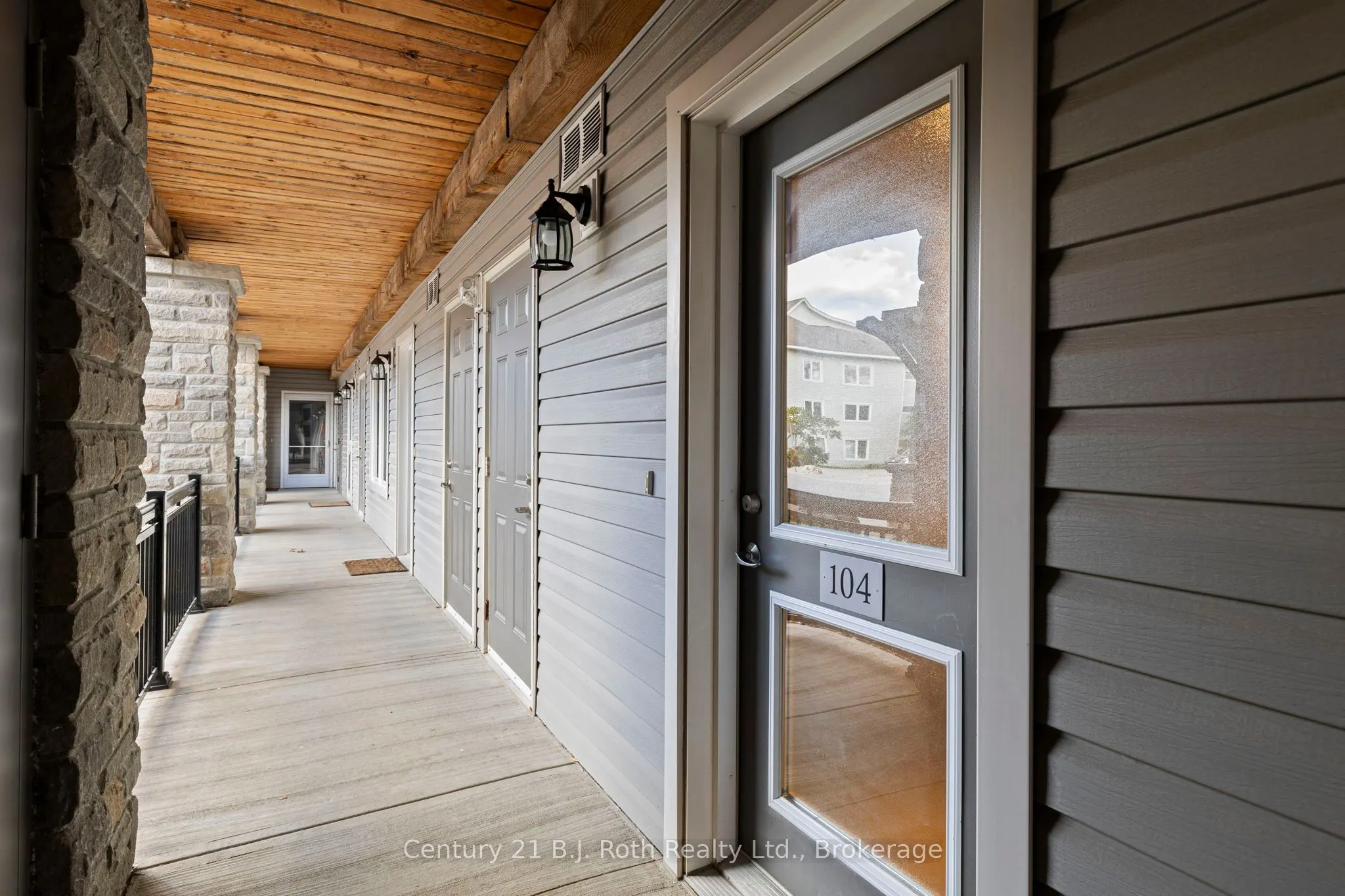 4 Brandy Lane Drive, #104