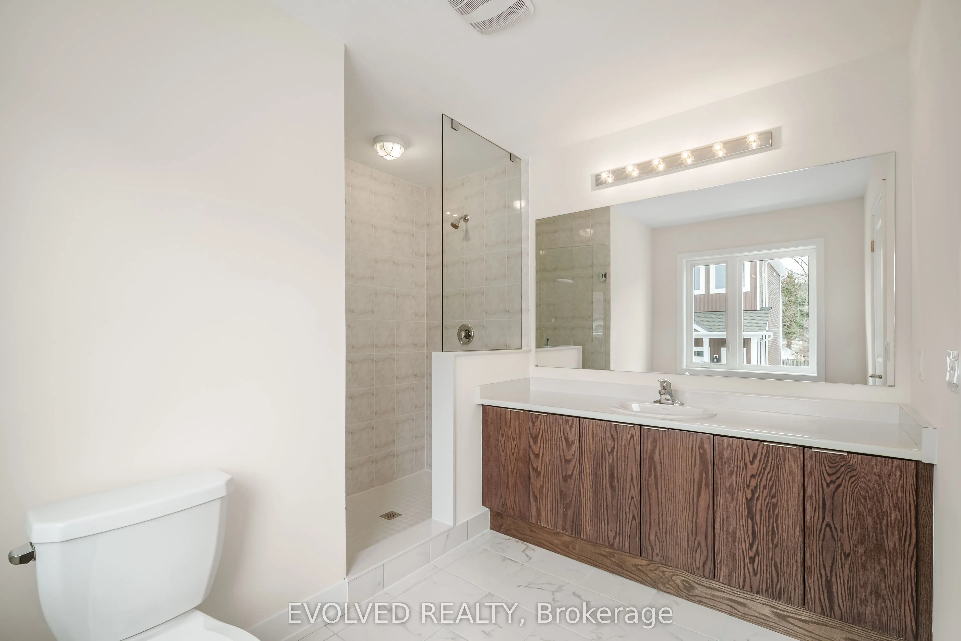 6 Hampton Lane, #0