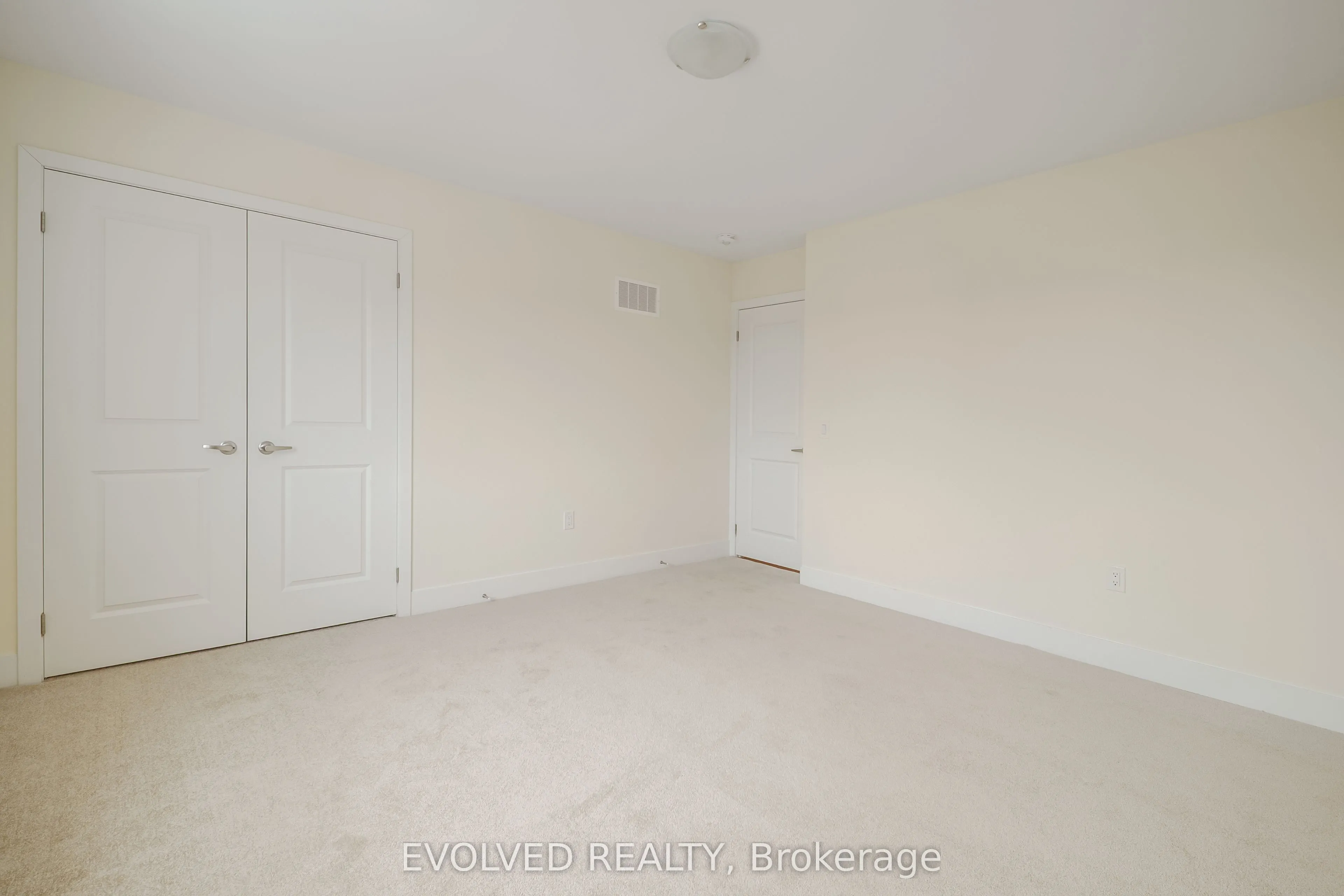 6 Hampton Lane, #0