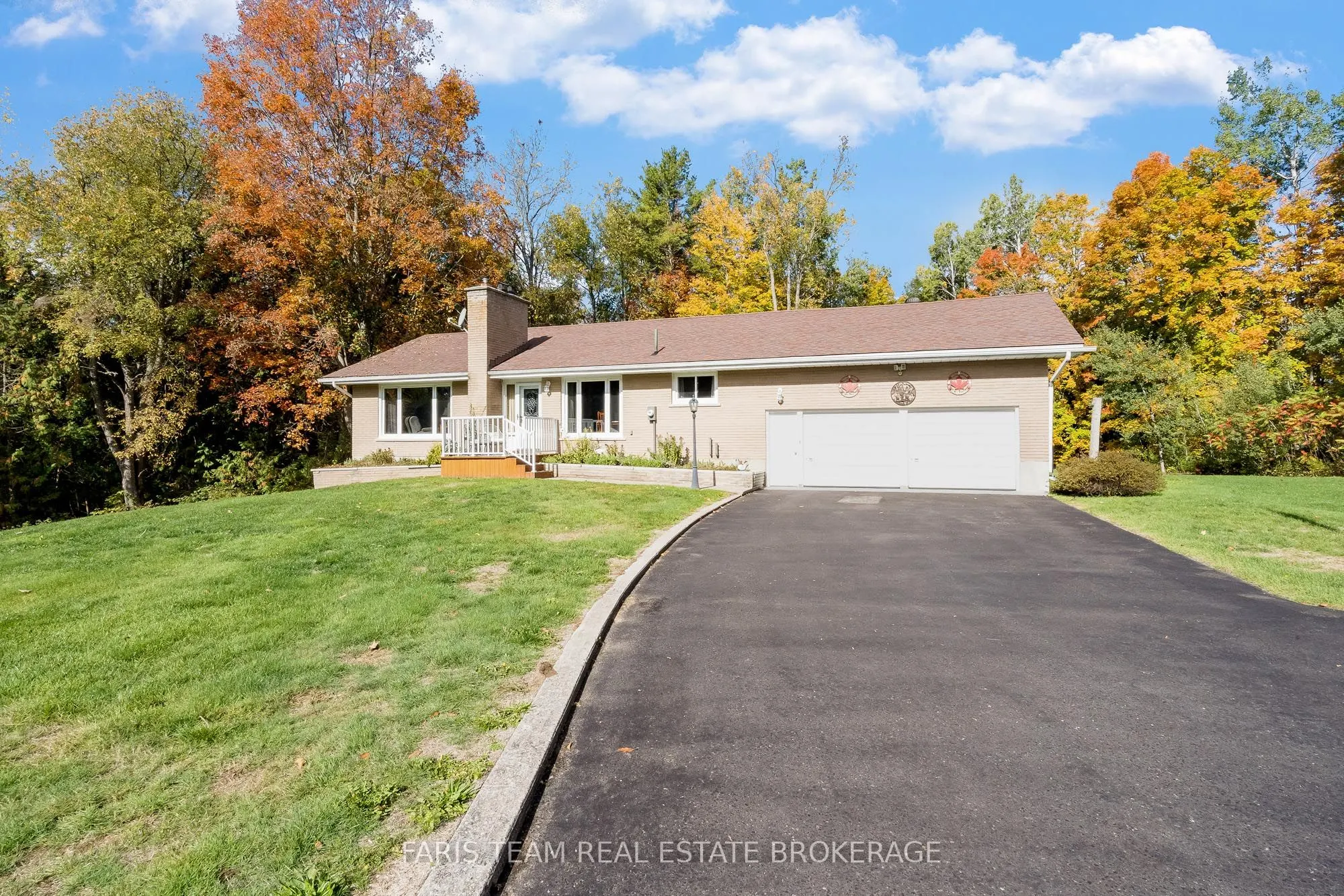 2826 Horseshoe Valley Road W