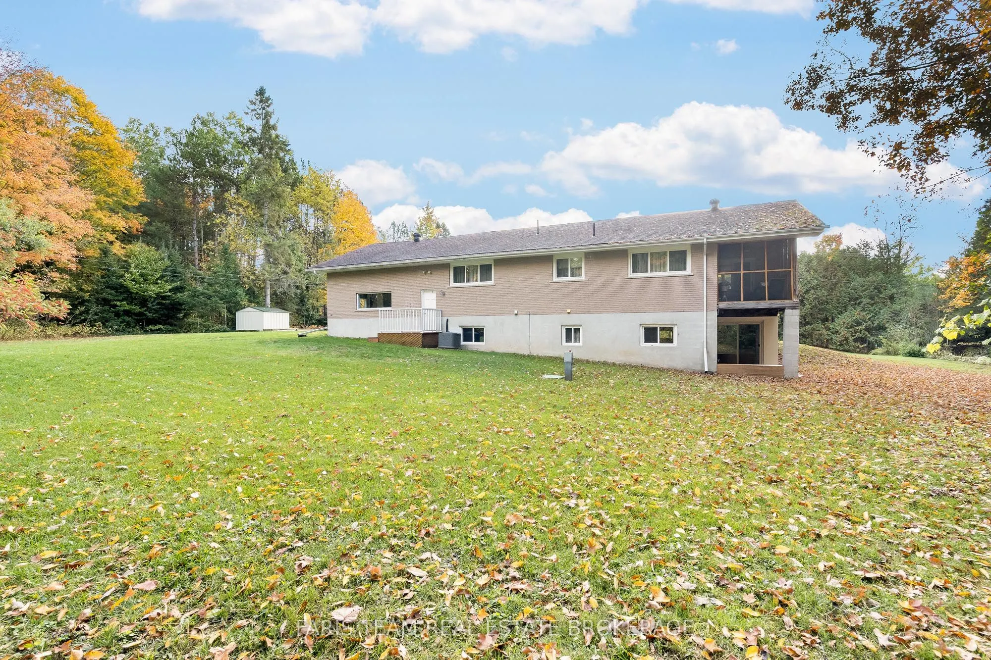 2826 Horseshoe Valley Road W