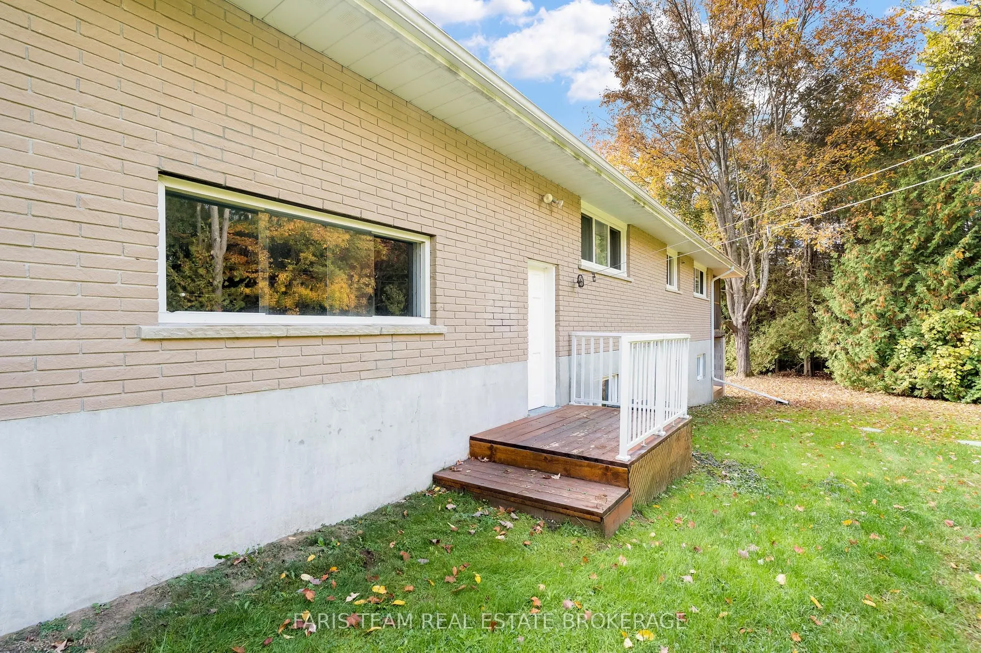2826 Horseshoe Valley Road W