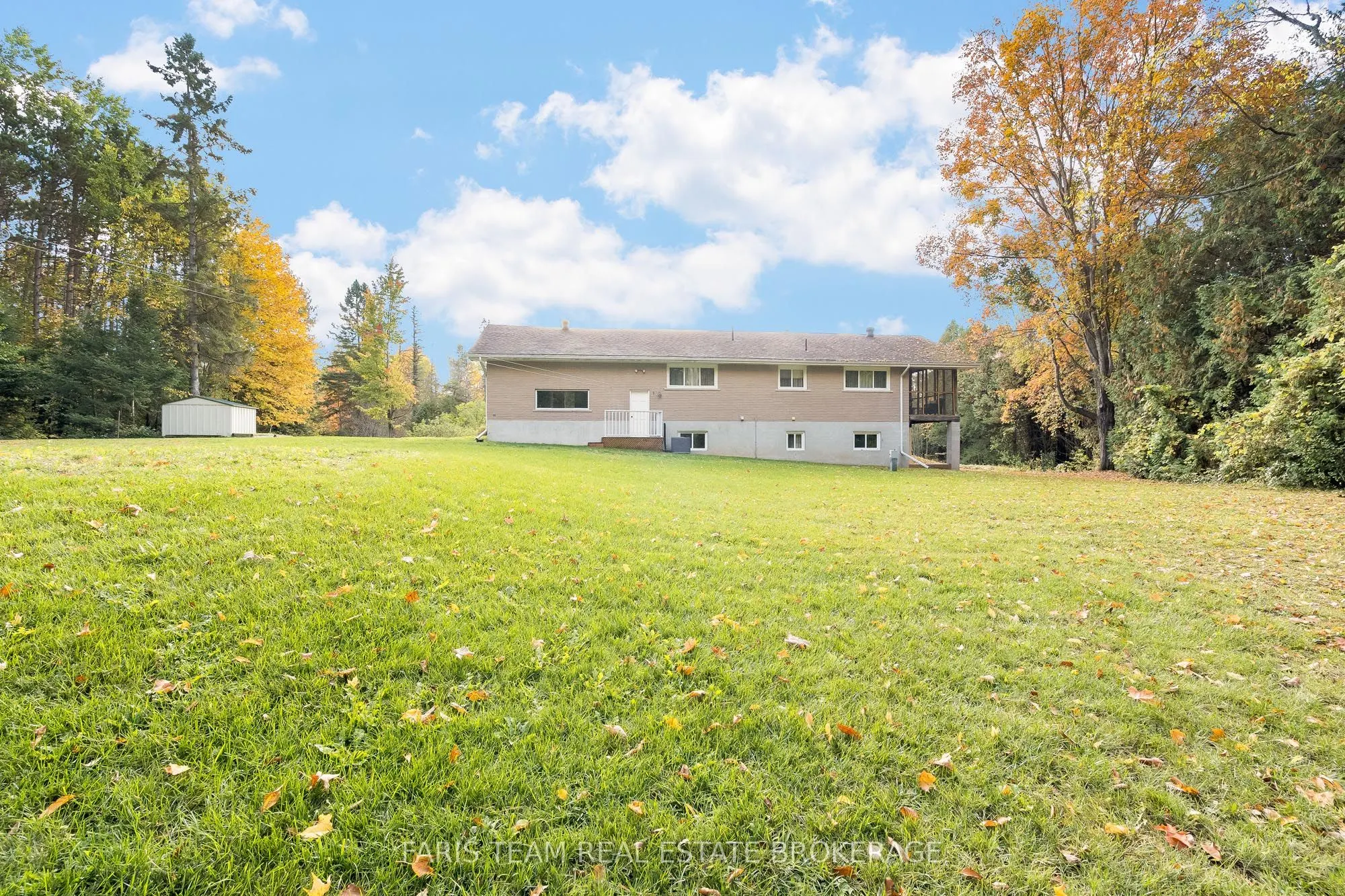 2826 Horseshoe Valley Road W